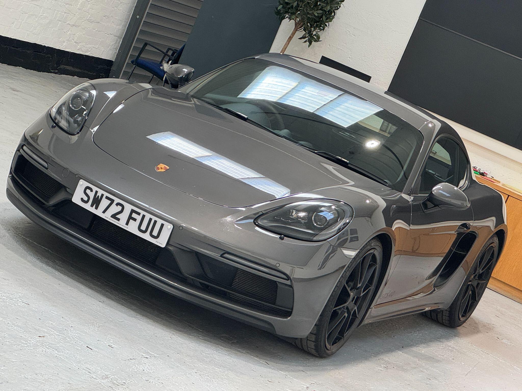 Porsche 718 Cayman - Image 2