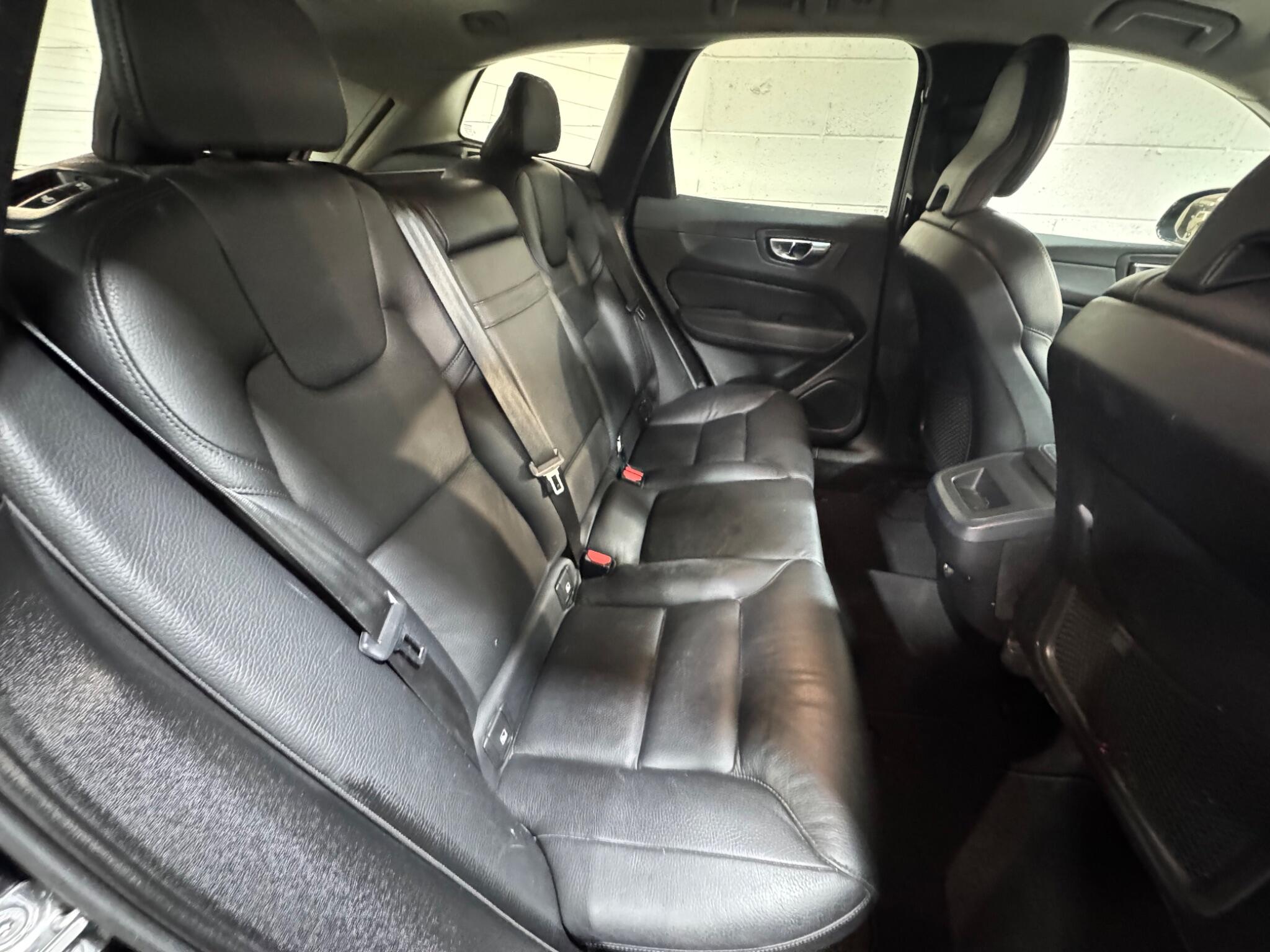 Volvo XC60 - Image 12