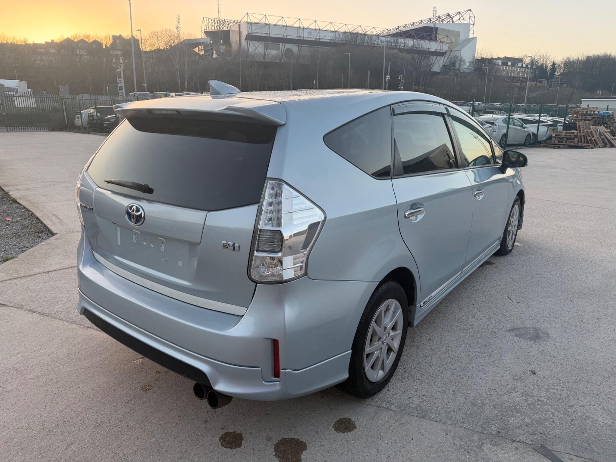 Toyota Prius+ - Image 5