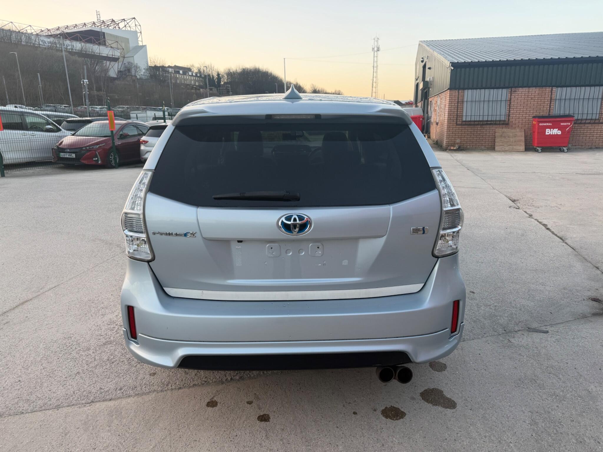 Toyota Prius+ - Image 6