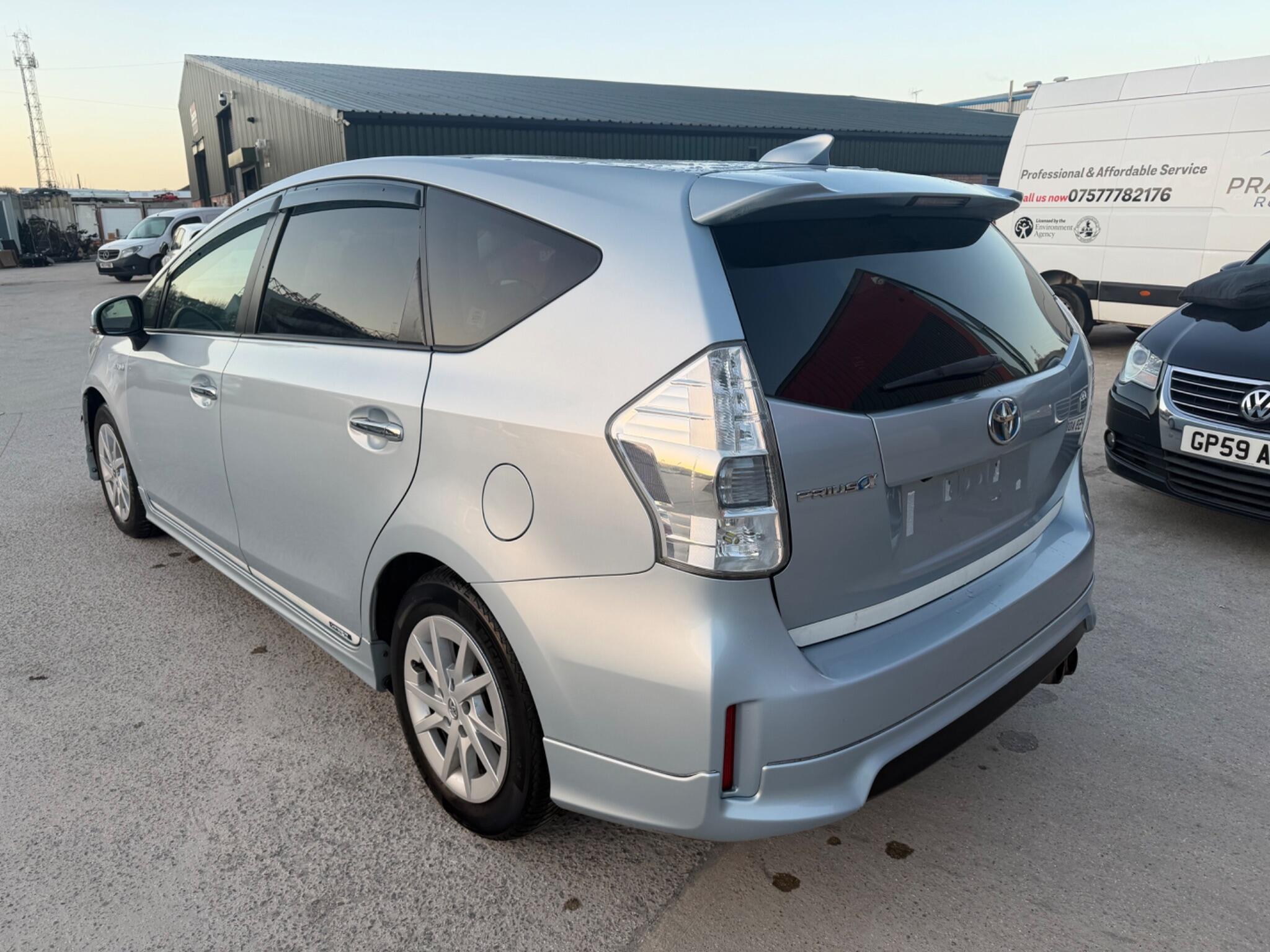 Toyota Prius+ - Image 7