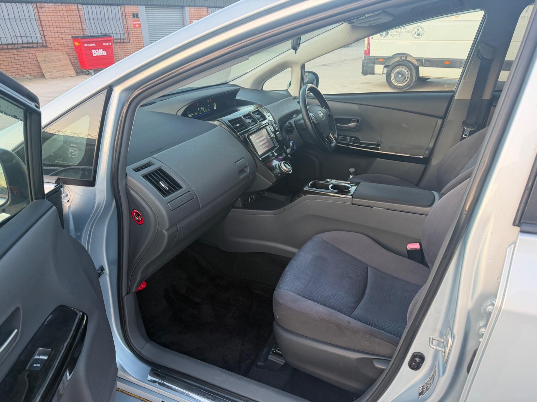 Toyota Prius+ - Image 12