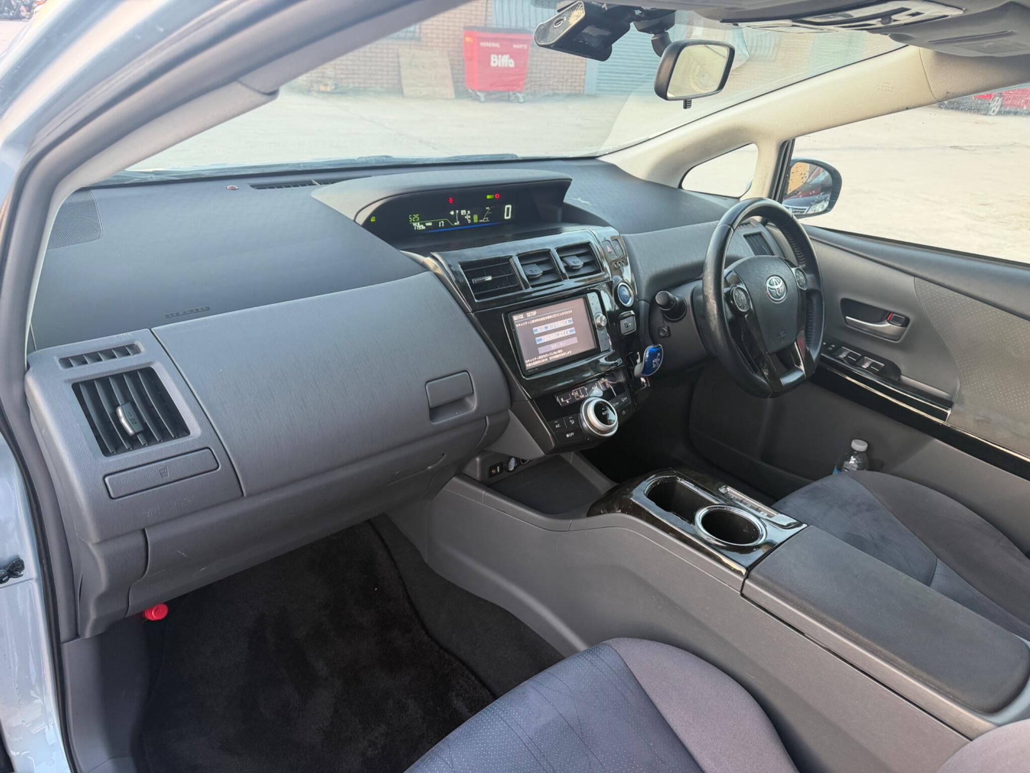 Toyota Prius+ - Image 14