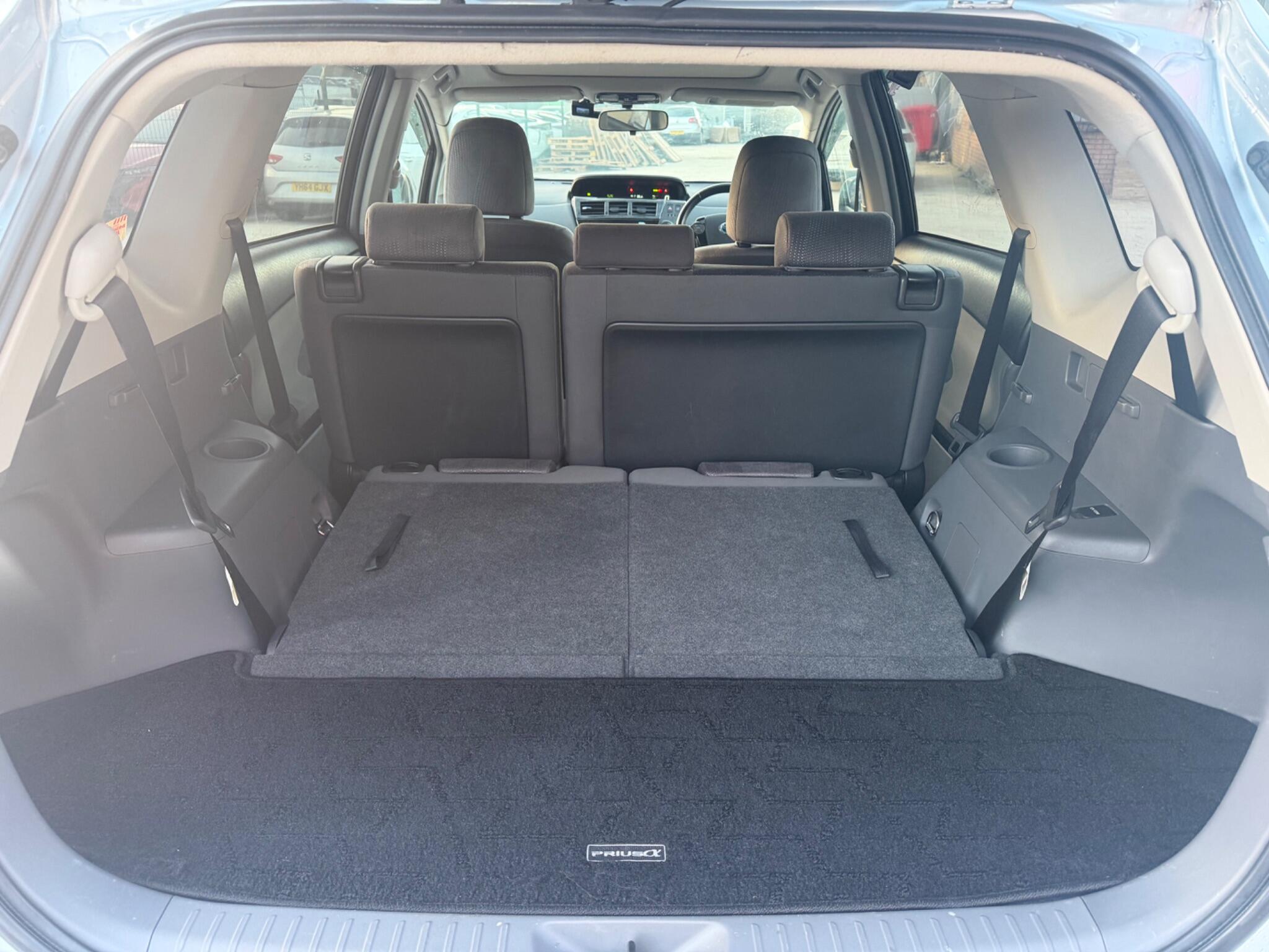 Toyota Prius+ - Image 16