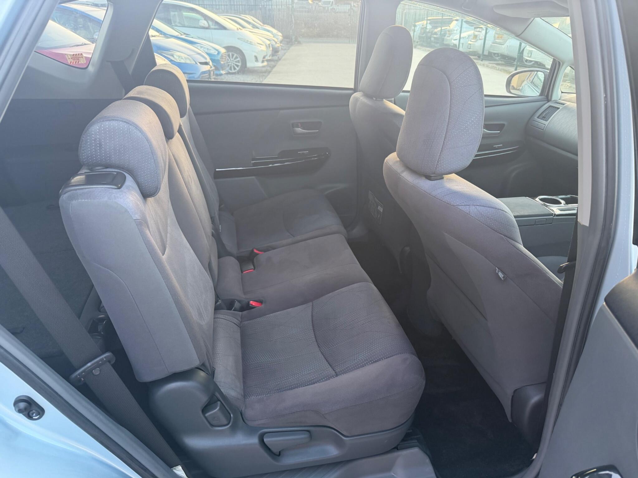 Toyota Prius+ - Image 17