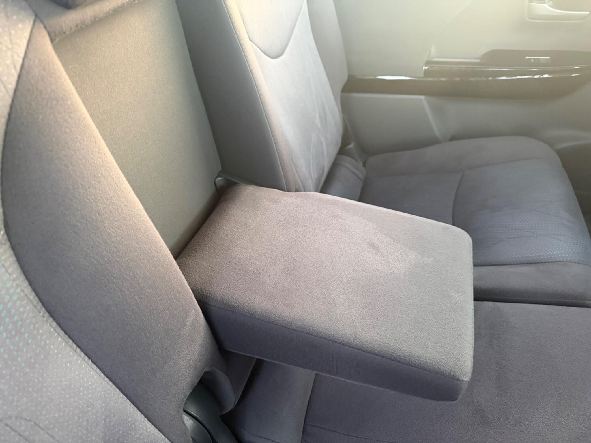 Toyota Prius+ - Image 19