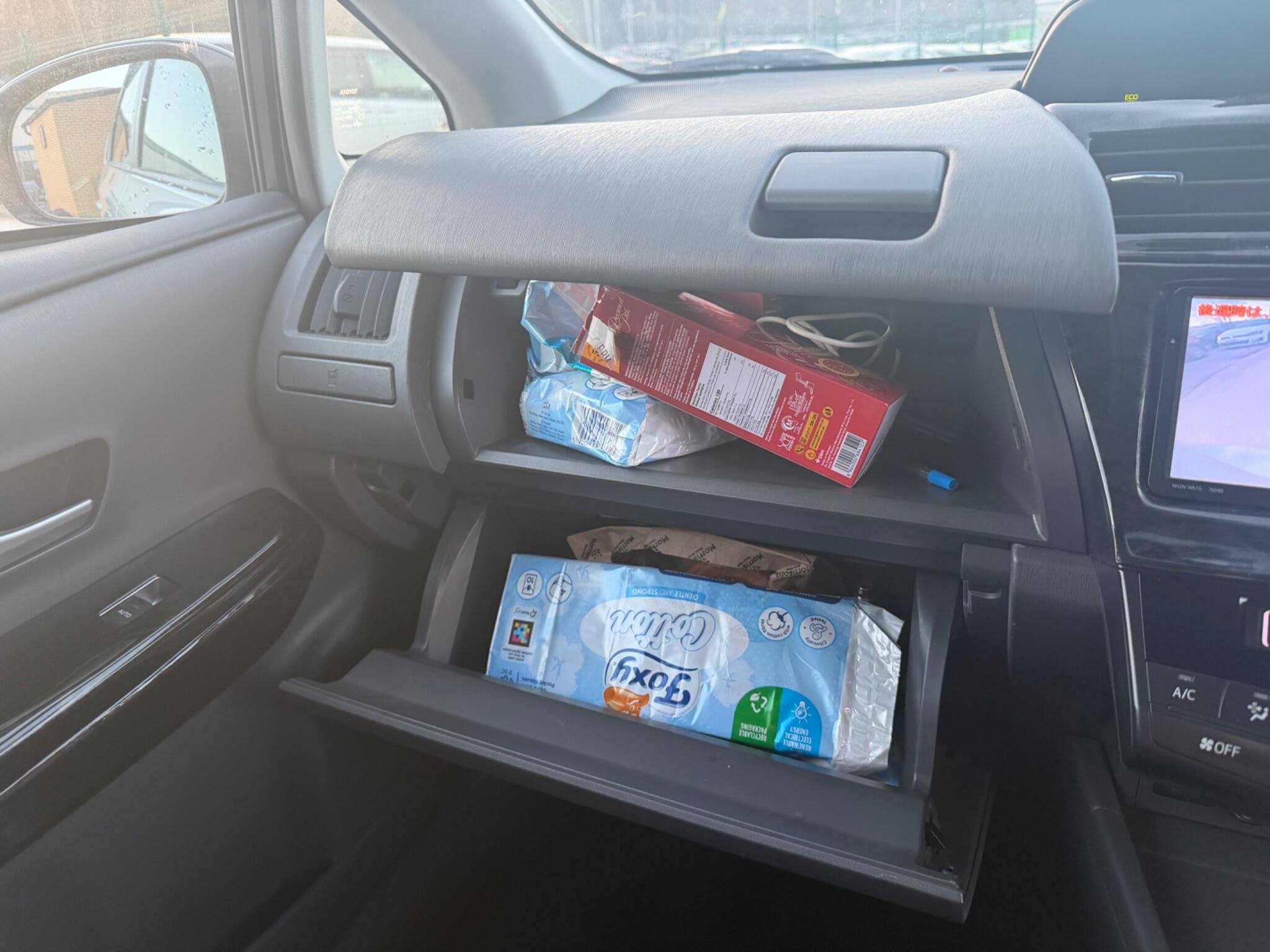 Toyota Prius+ - Image 23