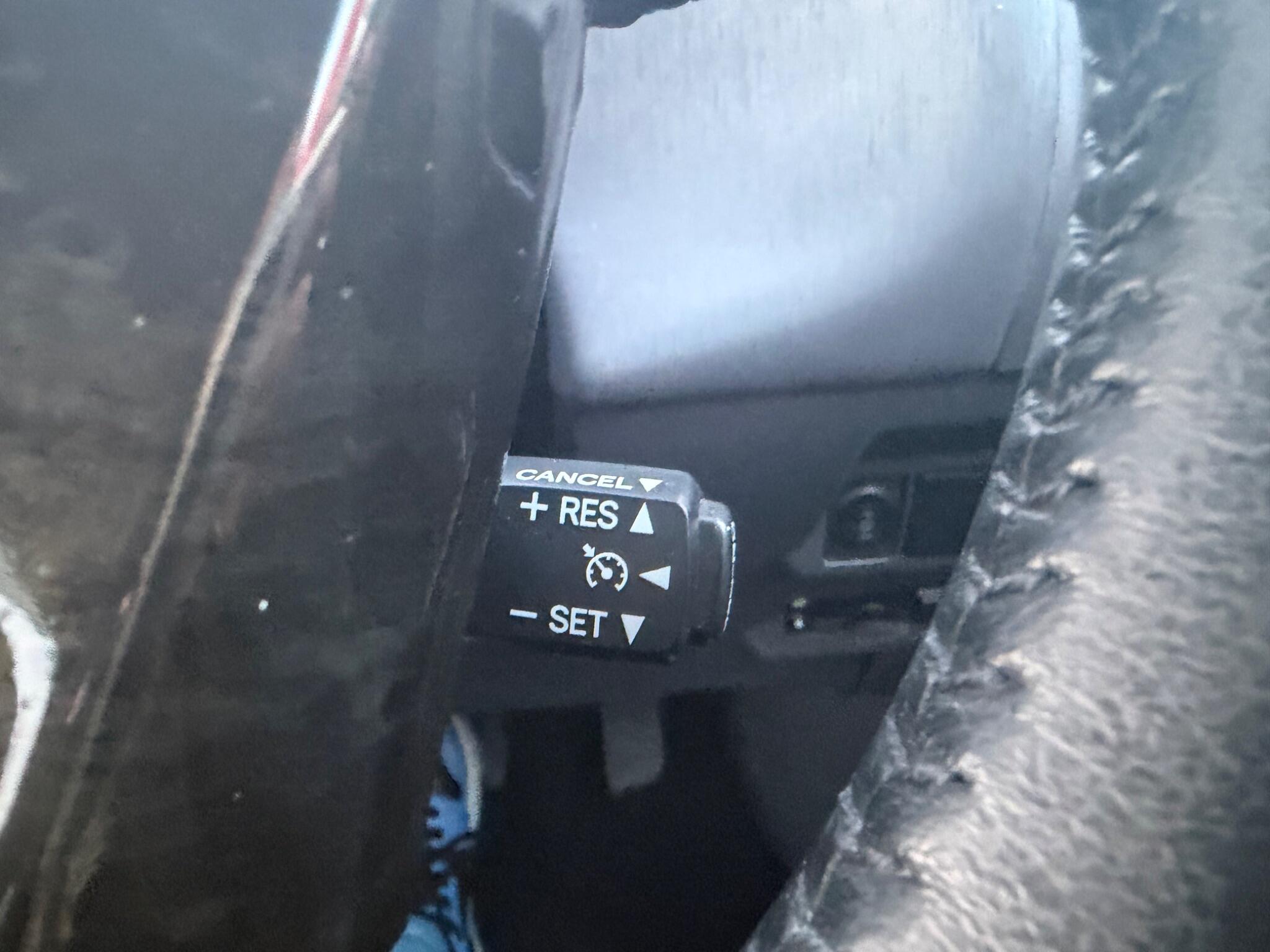 Toyota Prius+ - Image 29