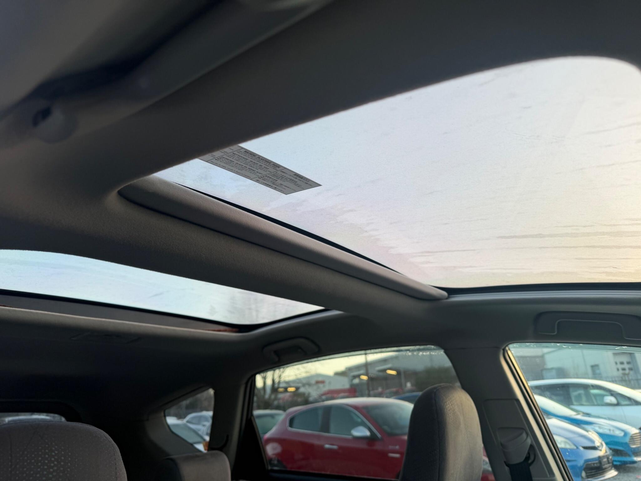 Toyota Prius+ - Image 30