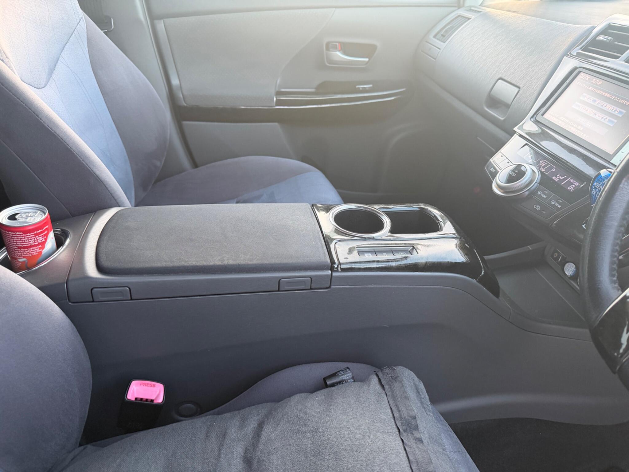 Toyota Prius+ - Image 31