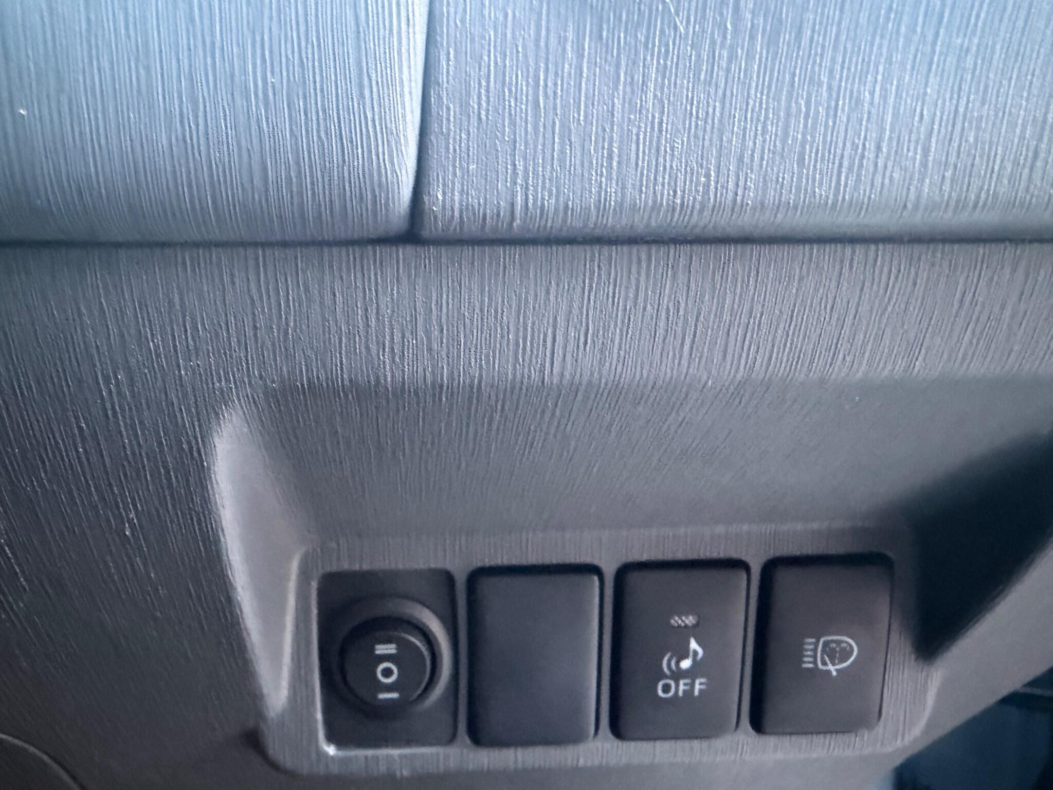 Toyota Prius+ - Image 33