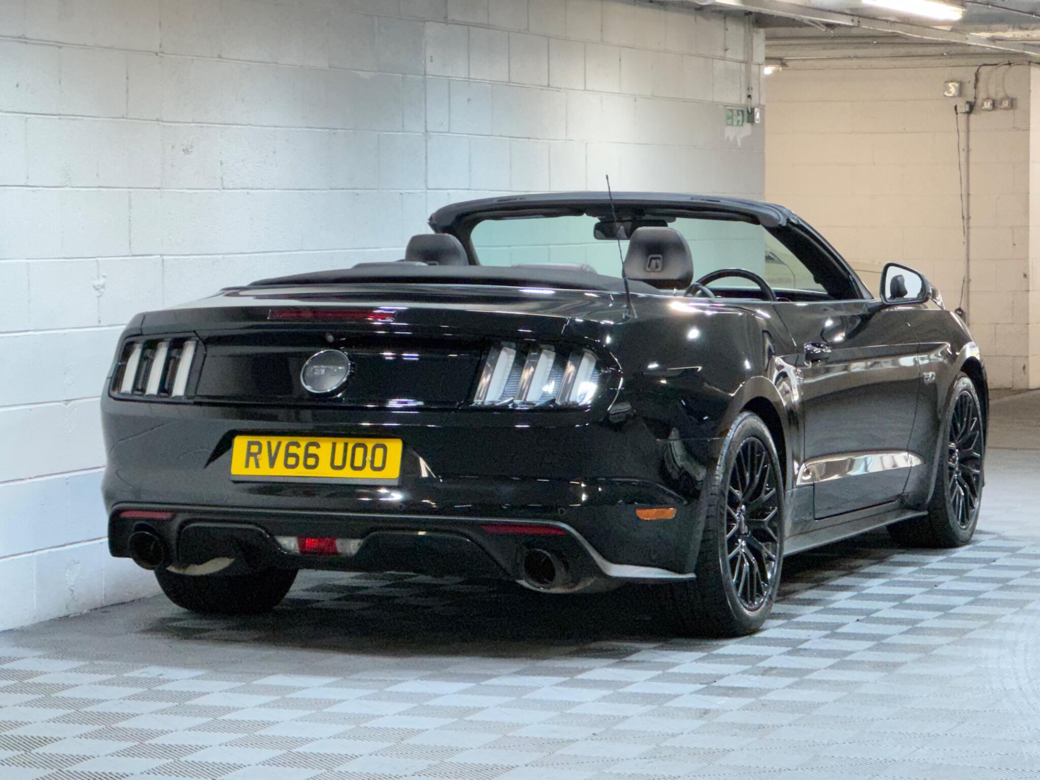 Ford Mustang - Image 11