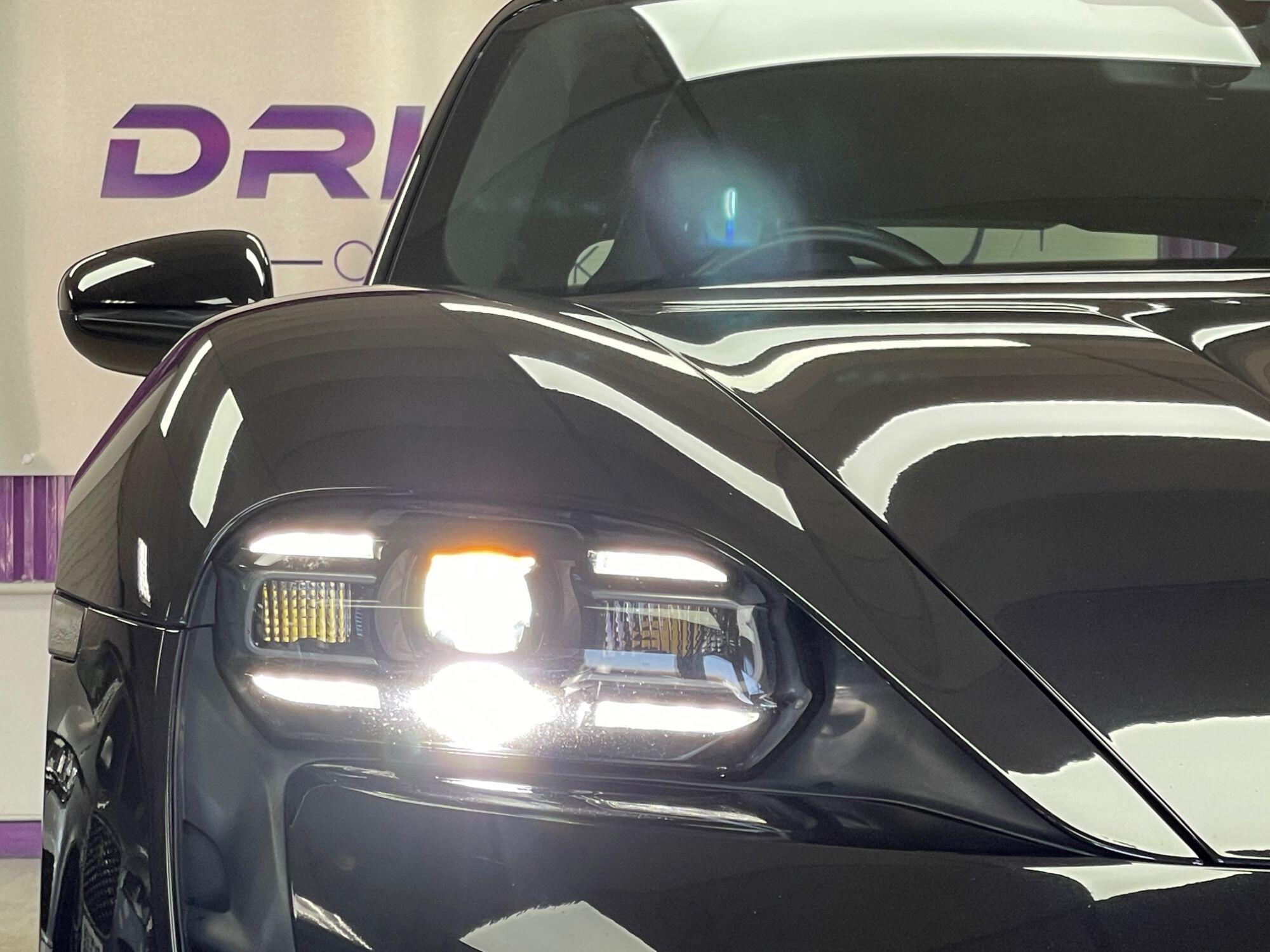 Porsche Taycan - Image 4