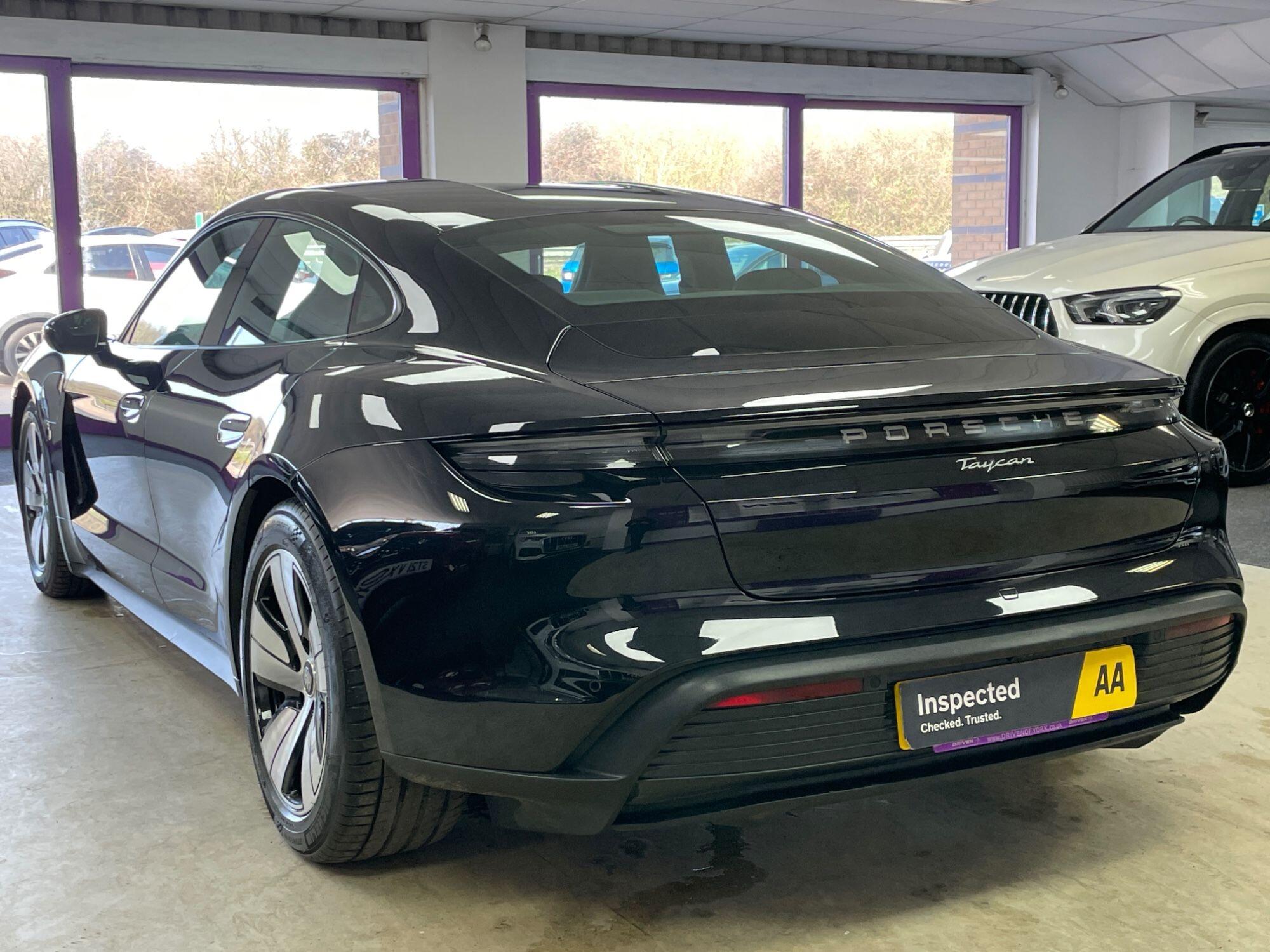 Porsche Taycan - Image 9