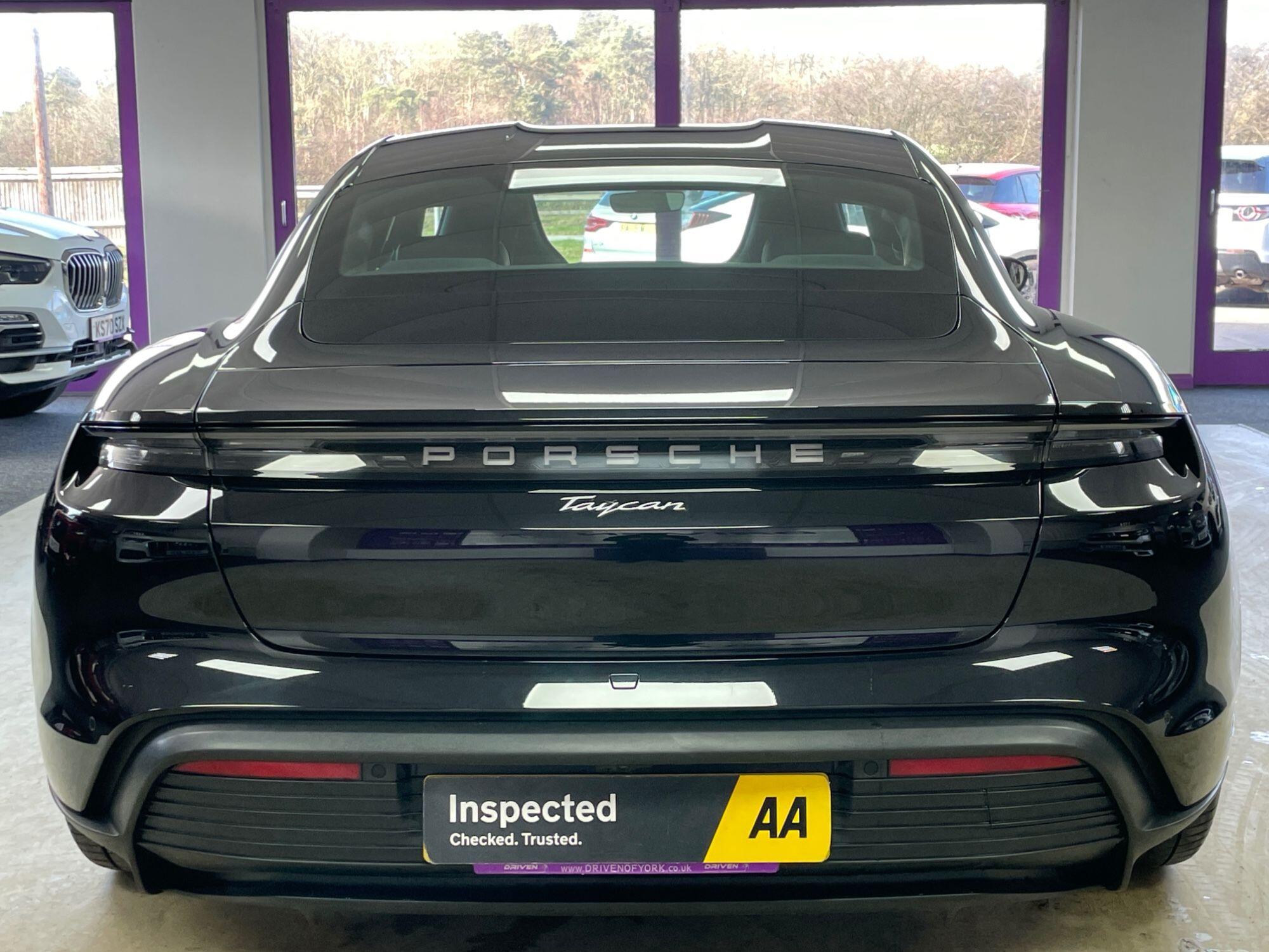 Porsche Taycan - Image 10