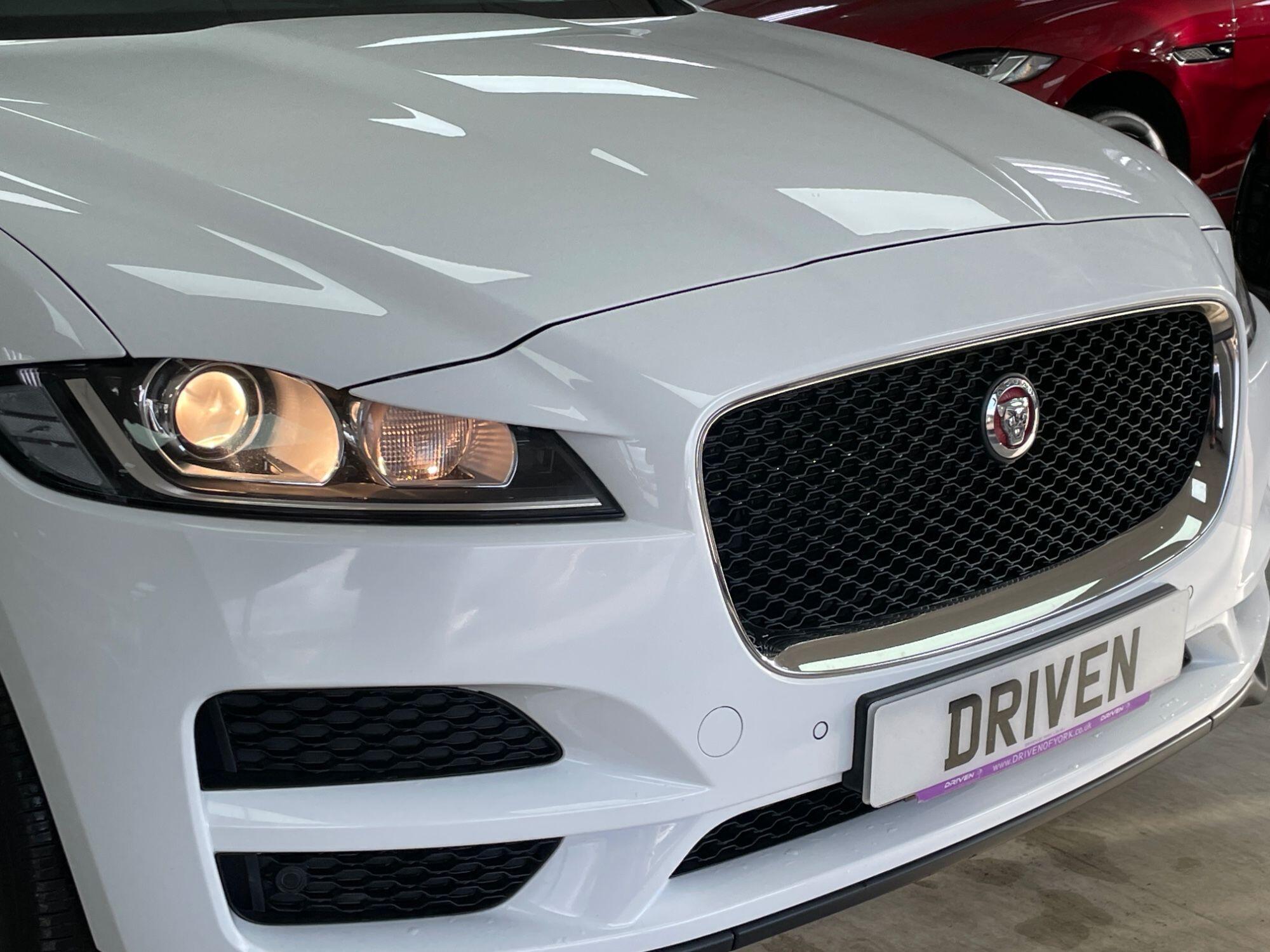 Jaguar F-Pace - Image 4