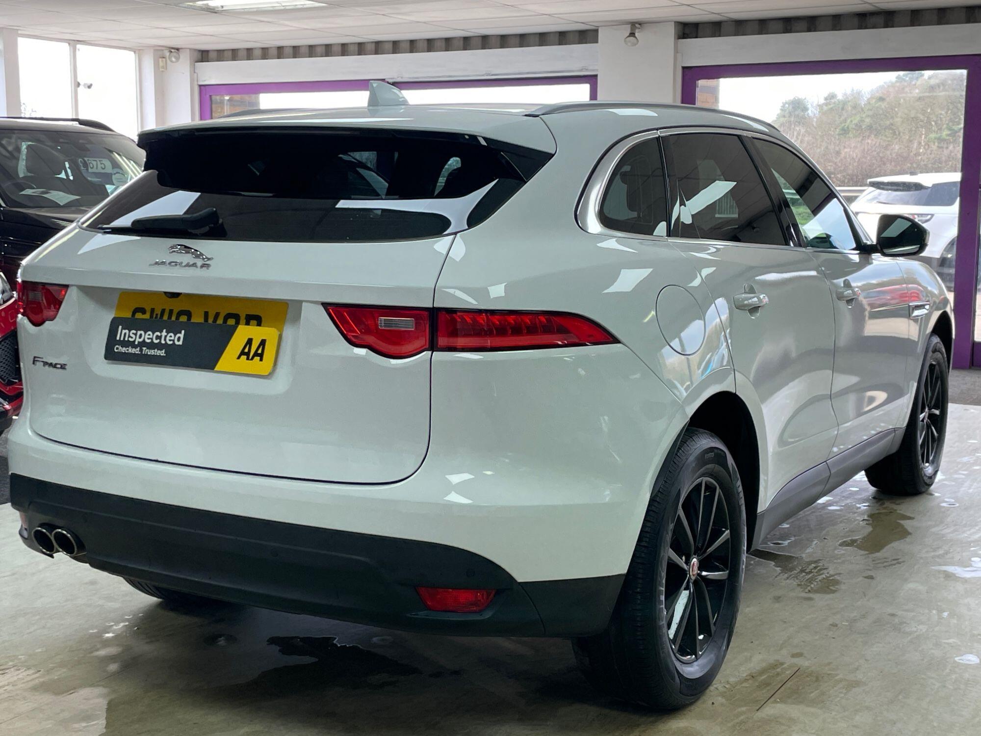 Jaguar F-Pace - Image 11