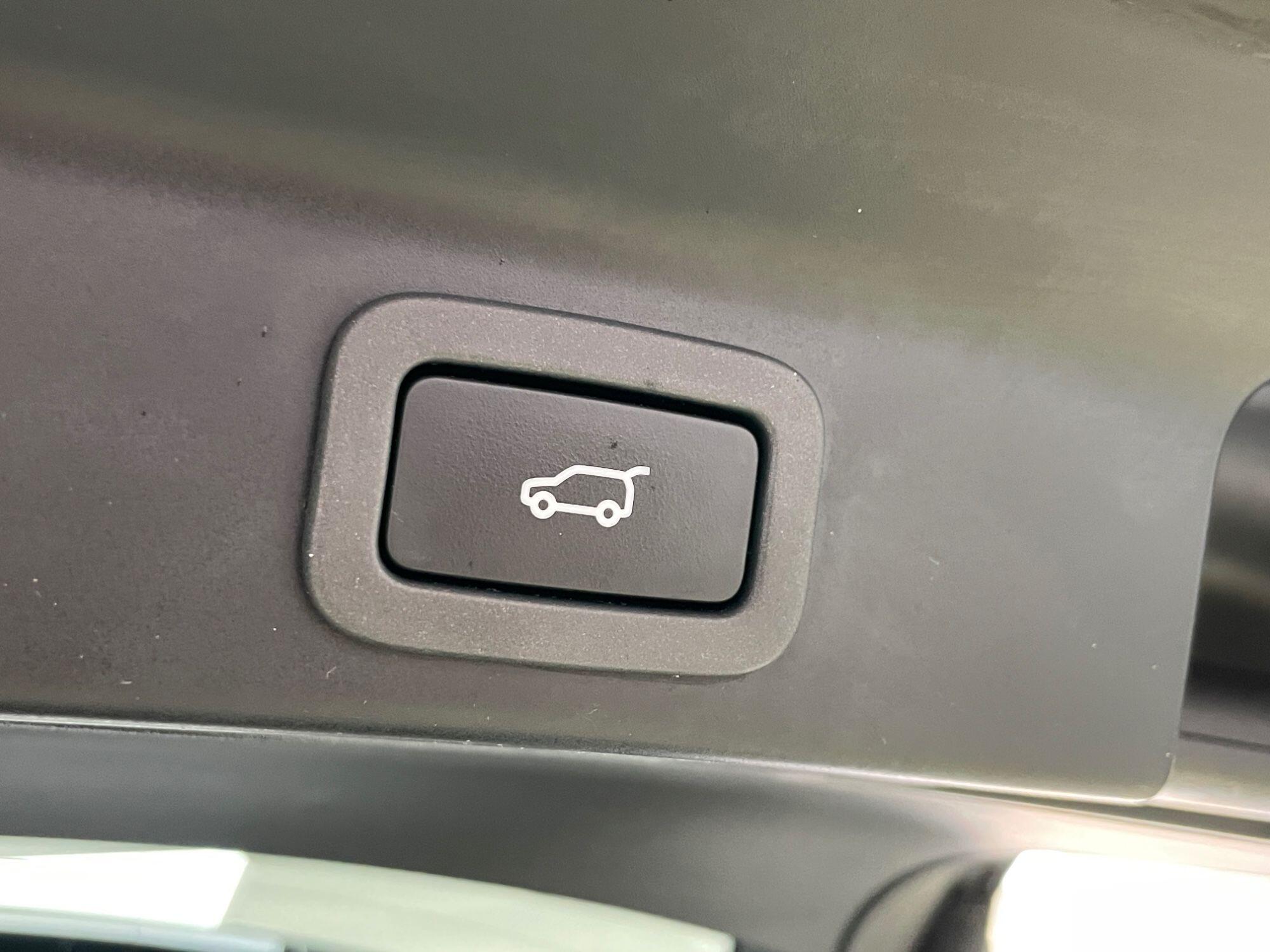 Jaguar F-Pace - Image 19