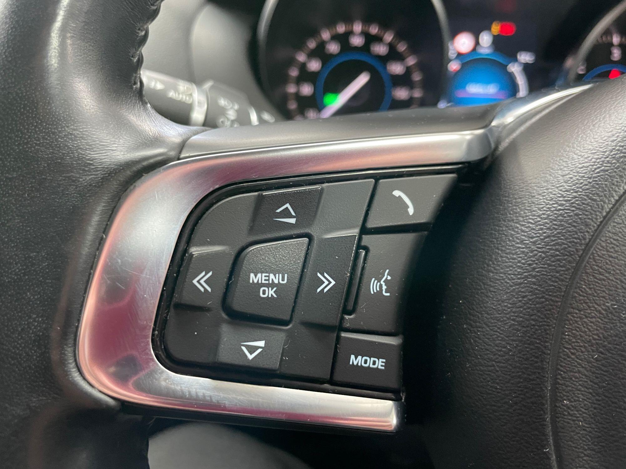 Jaguar F-Pace - Image 35