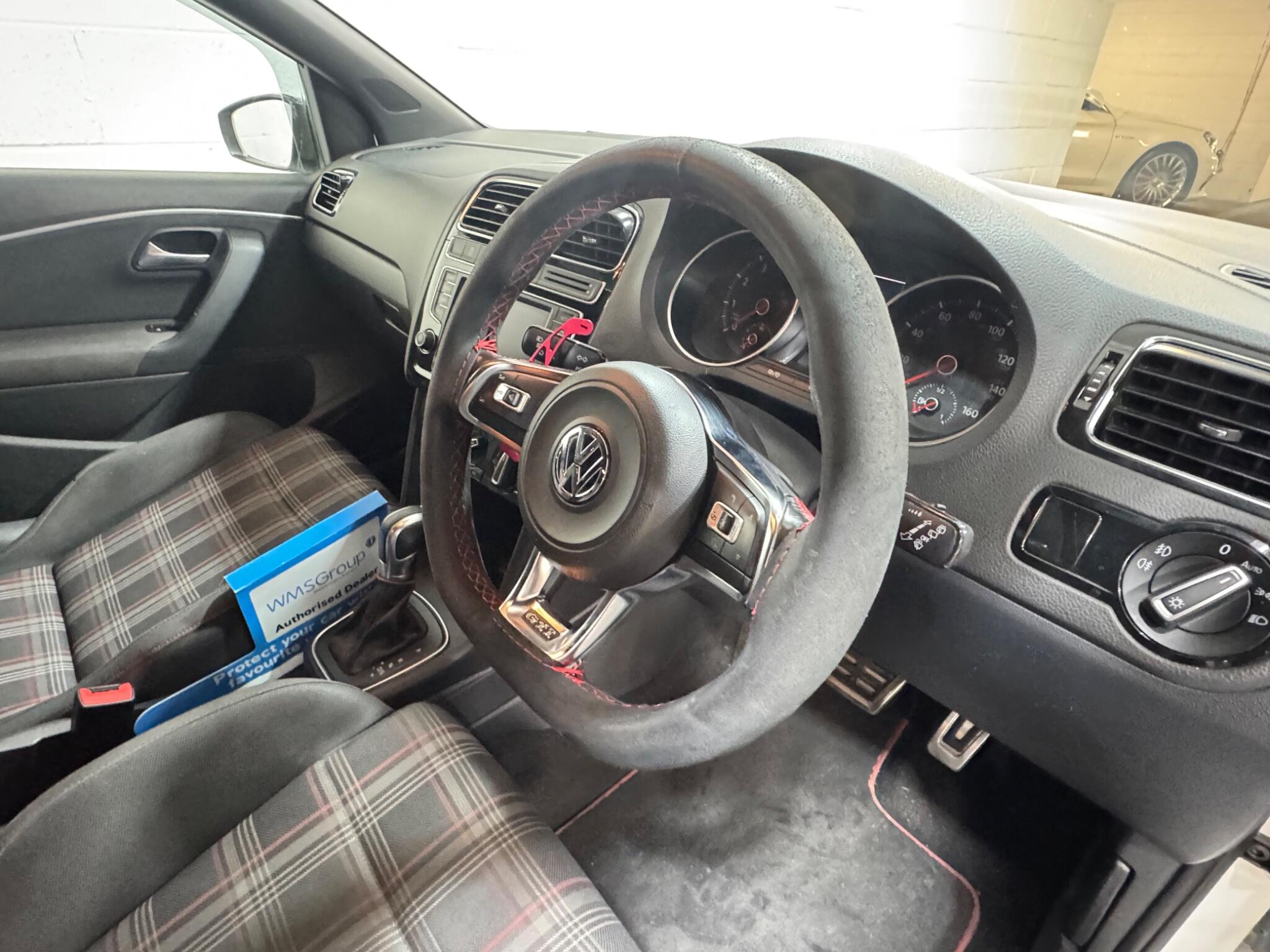 Volkswagen Polo - Image 9