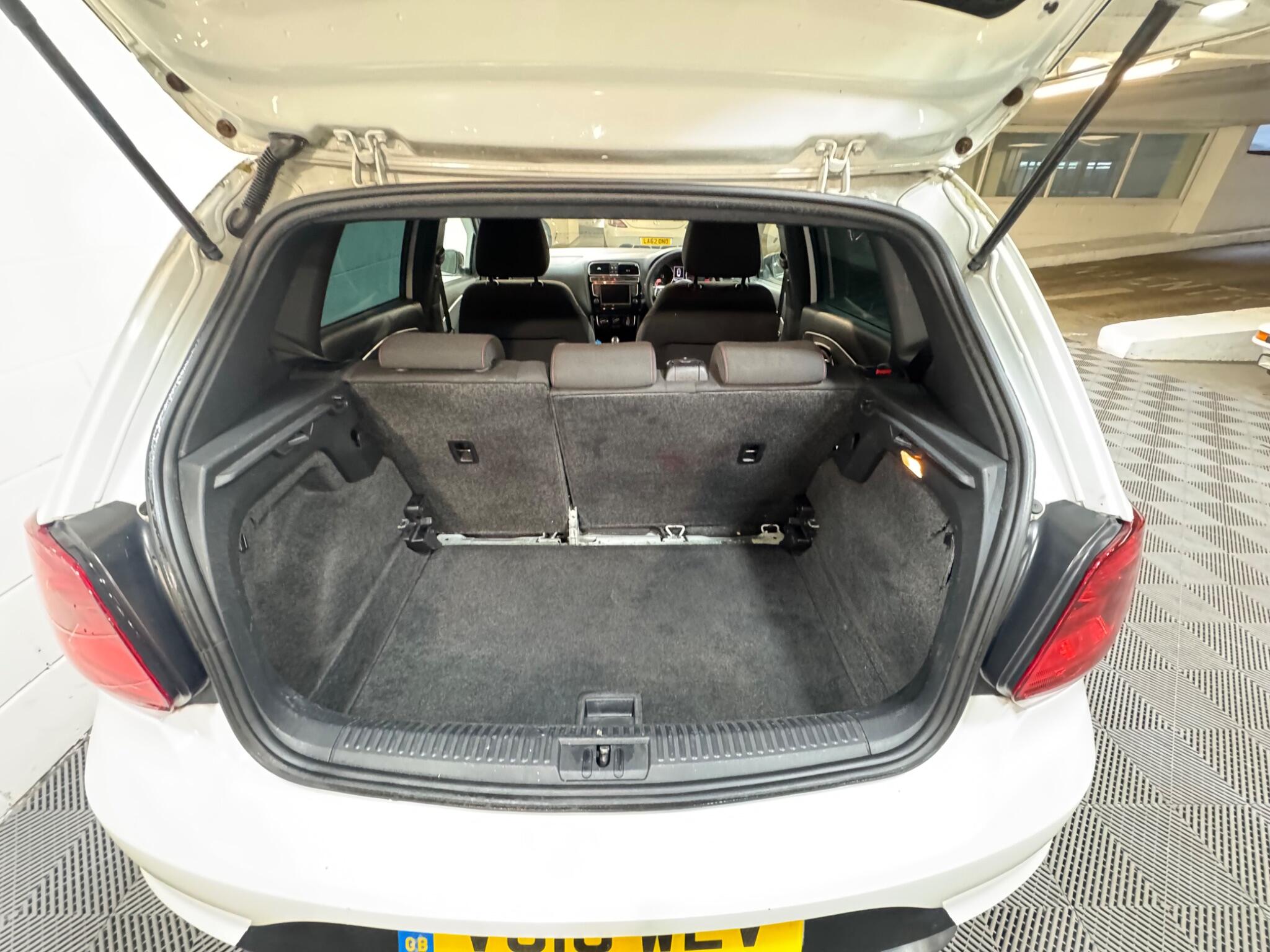 Volkswagen Polo - Image 13