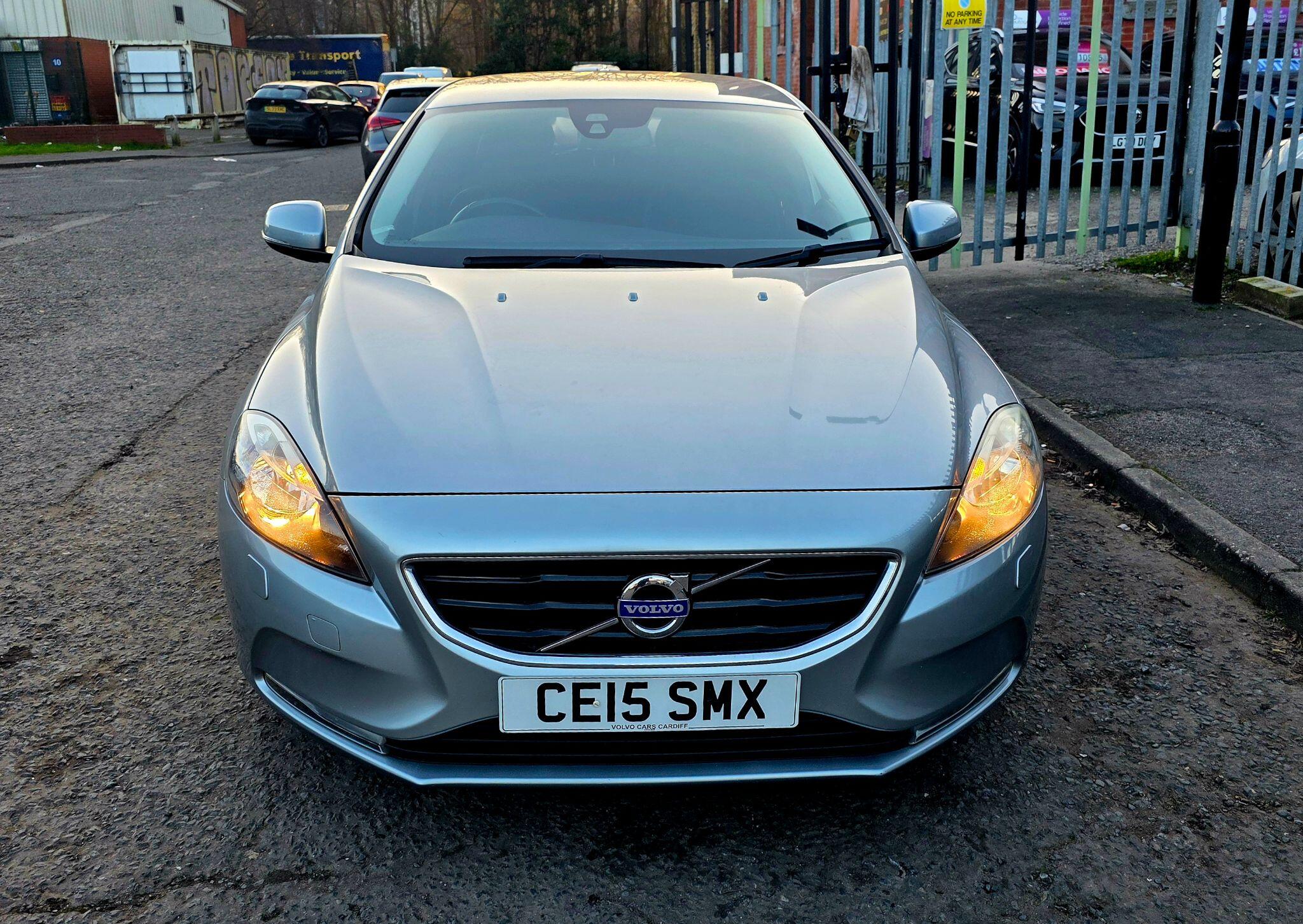 Volvo V40 - Image 3