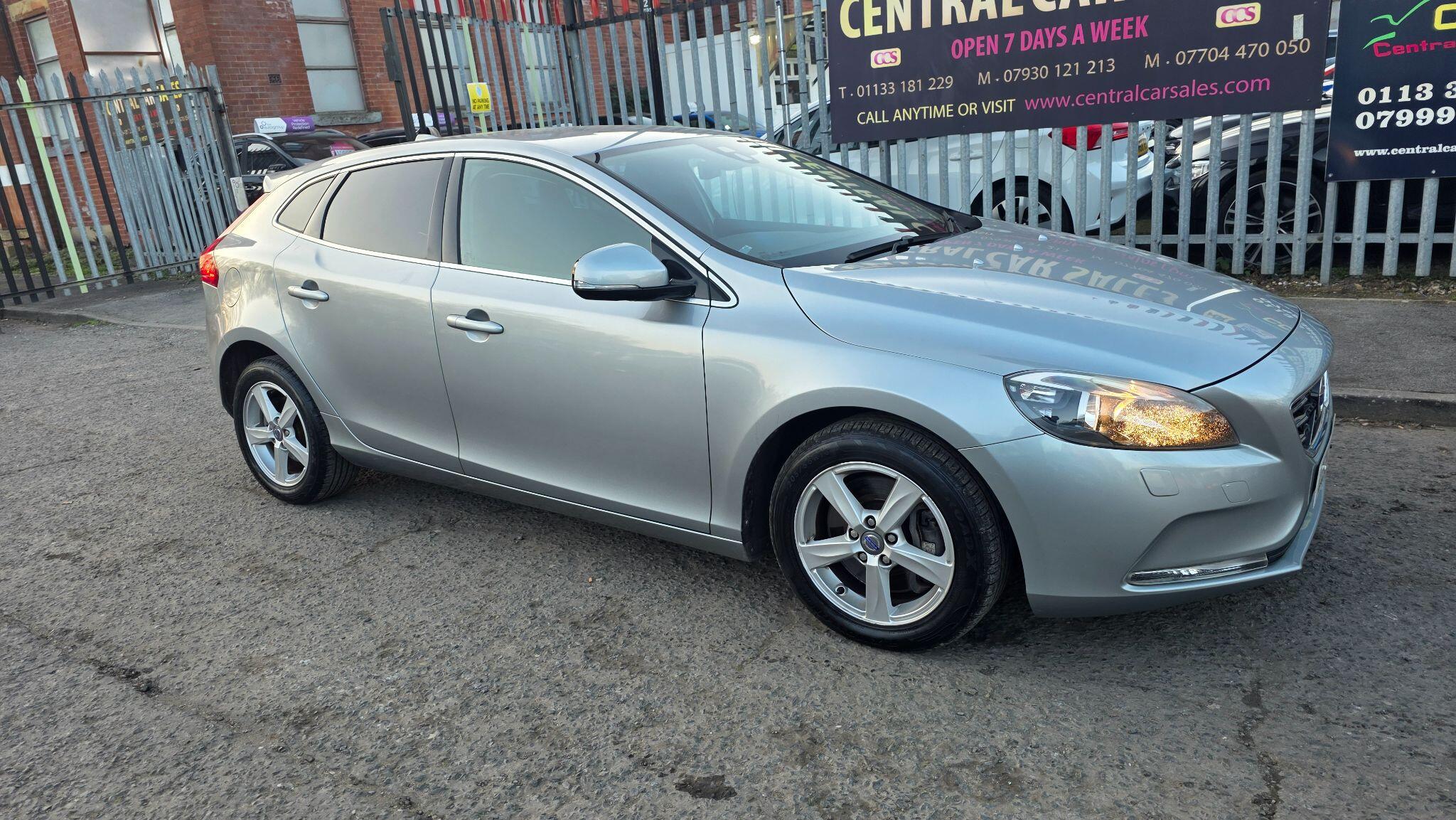 Volvo V40 - Image 4