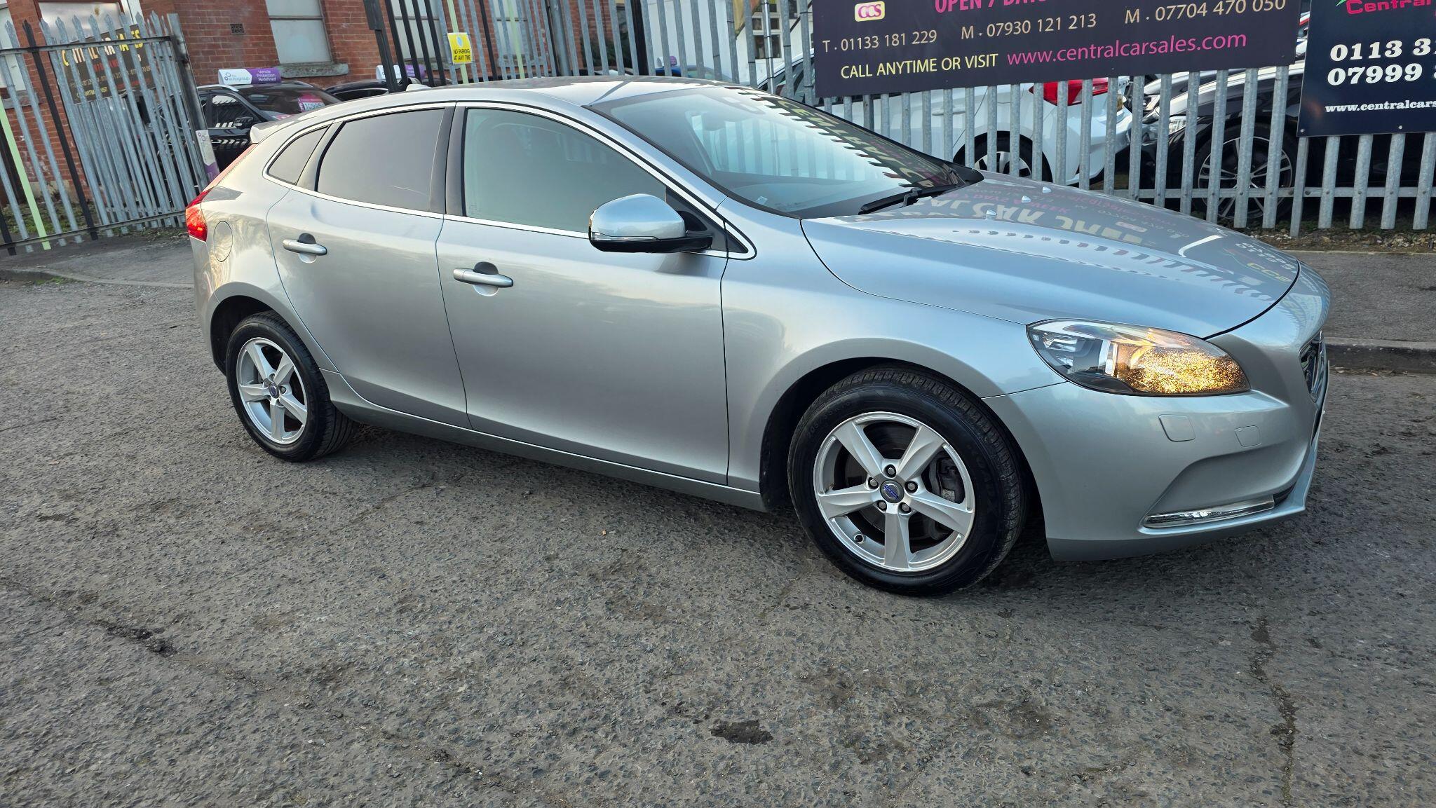 Volvo V40 - Image 5