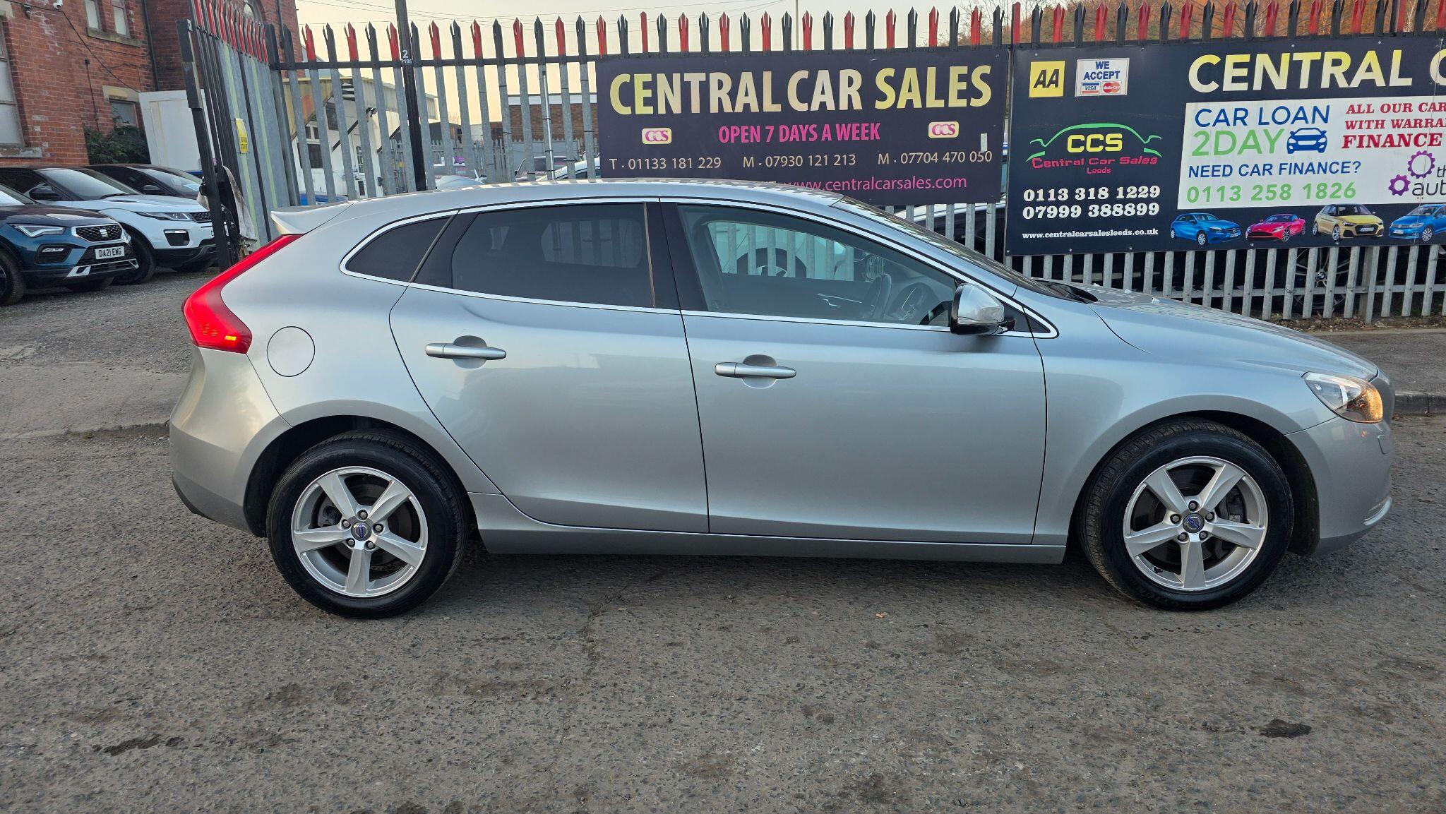Volvo V40 - Image 6