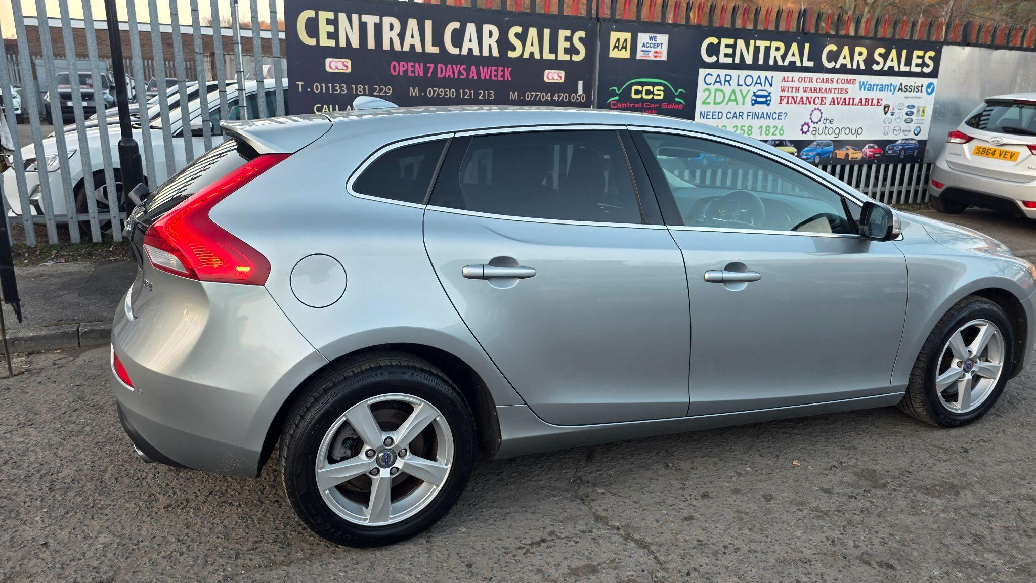Volvo V40 - Image 10