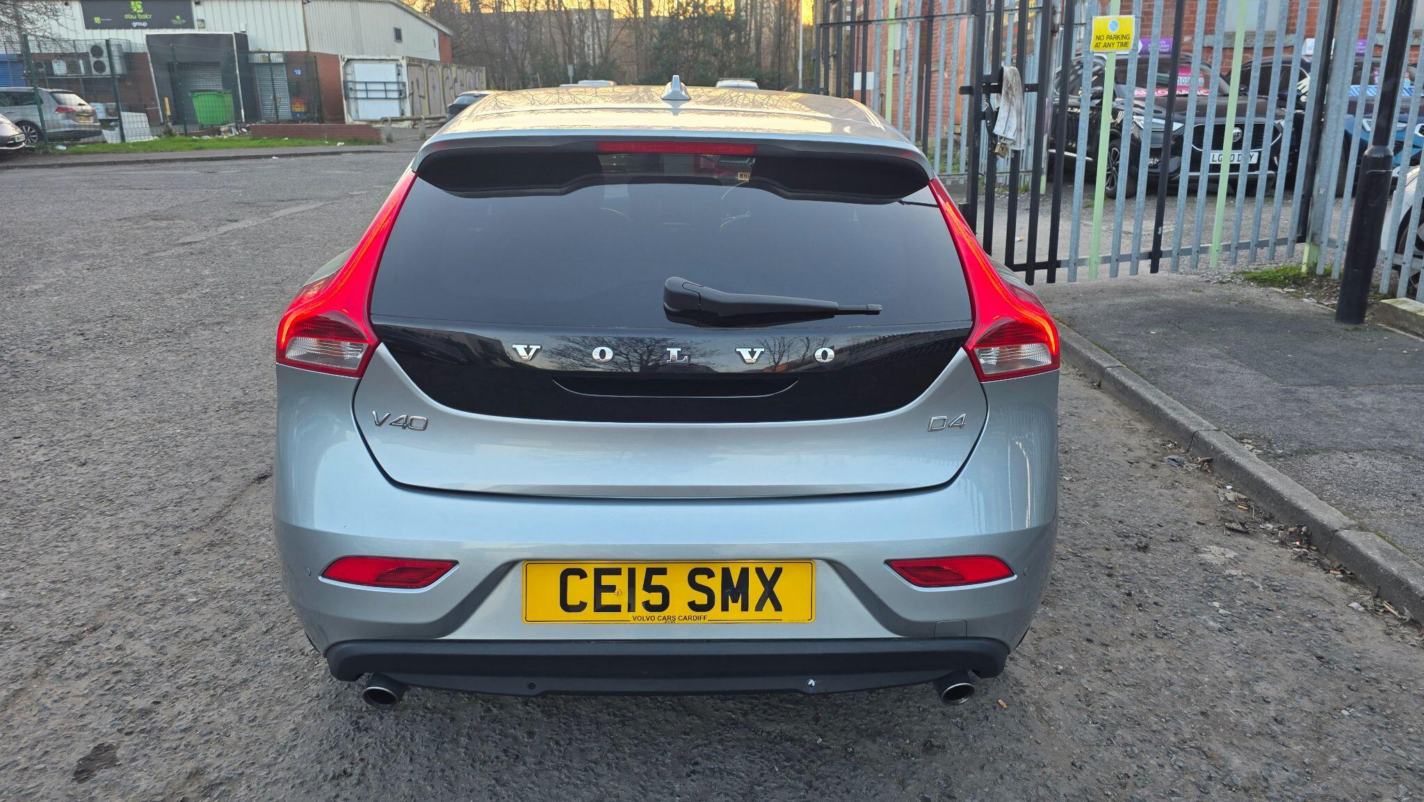 Volvo V40 - Image 13