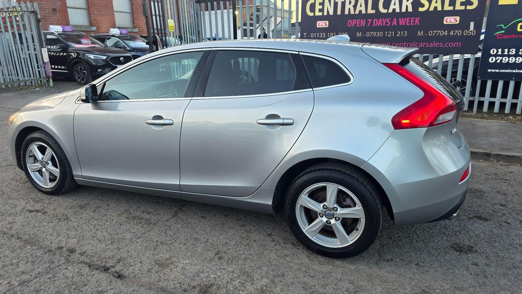Volvo V40 - Image 16