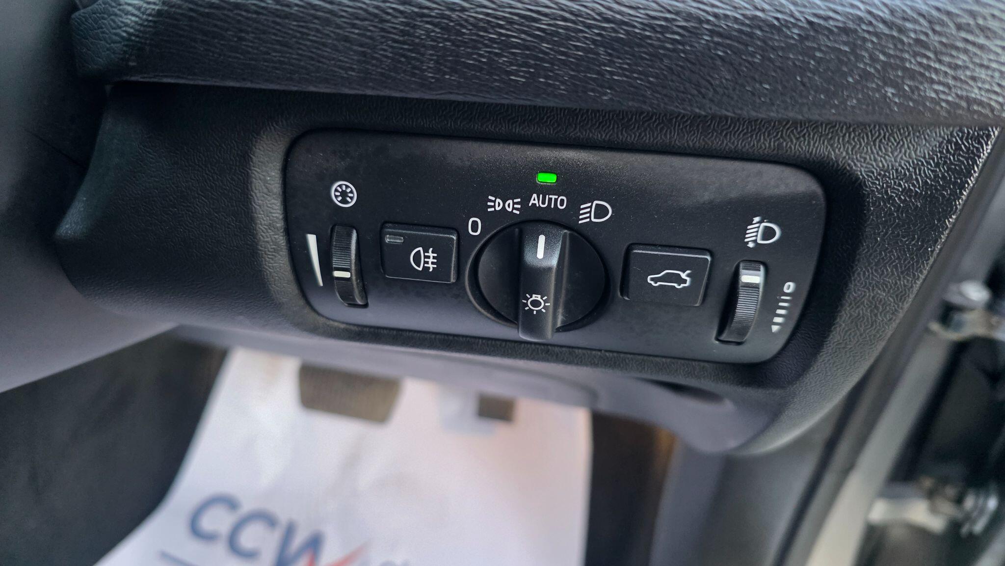 Volvo V40 - Image 22