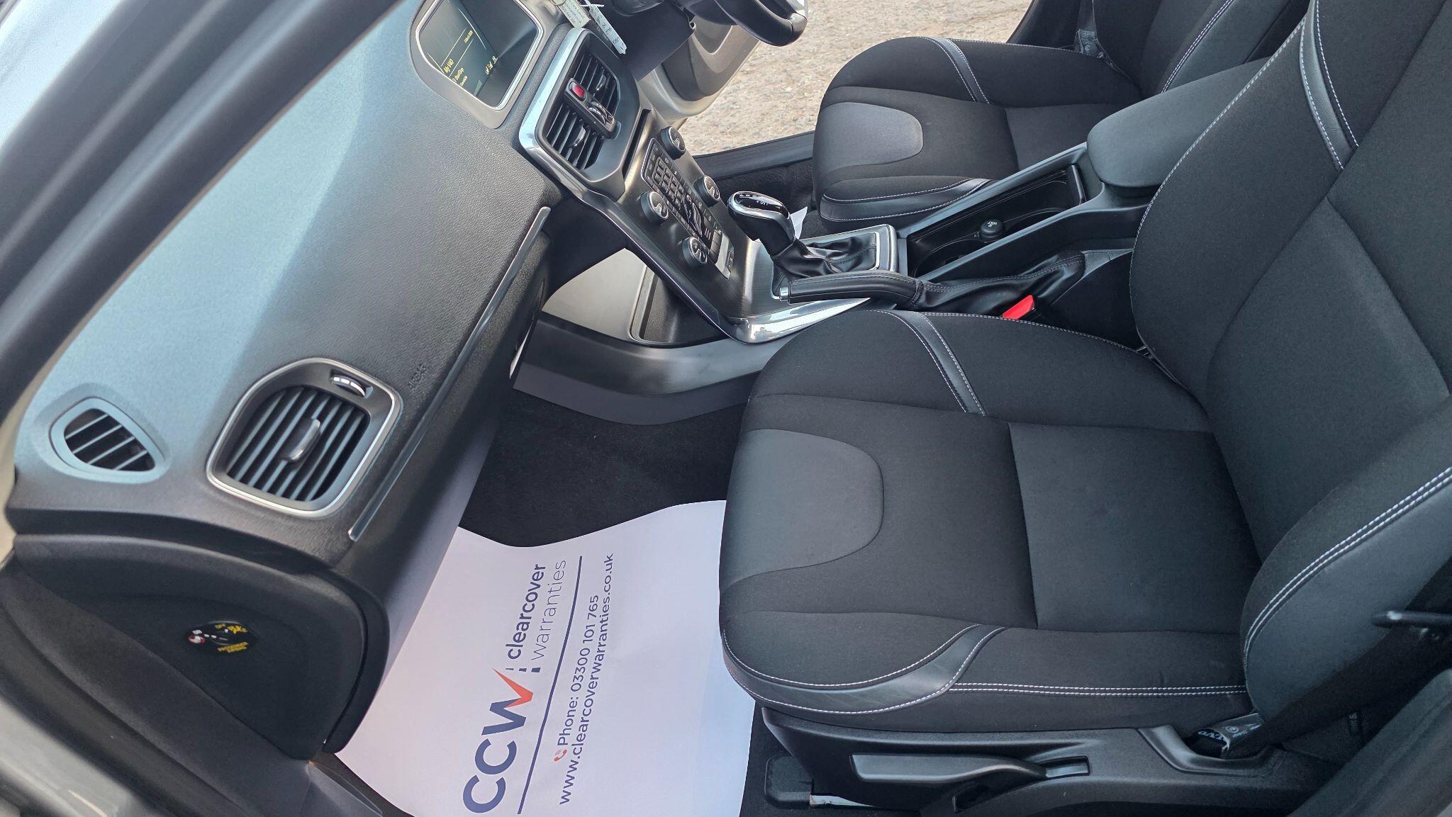 Volvo V40 - Image 25