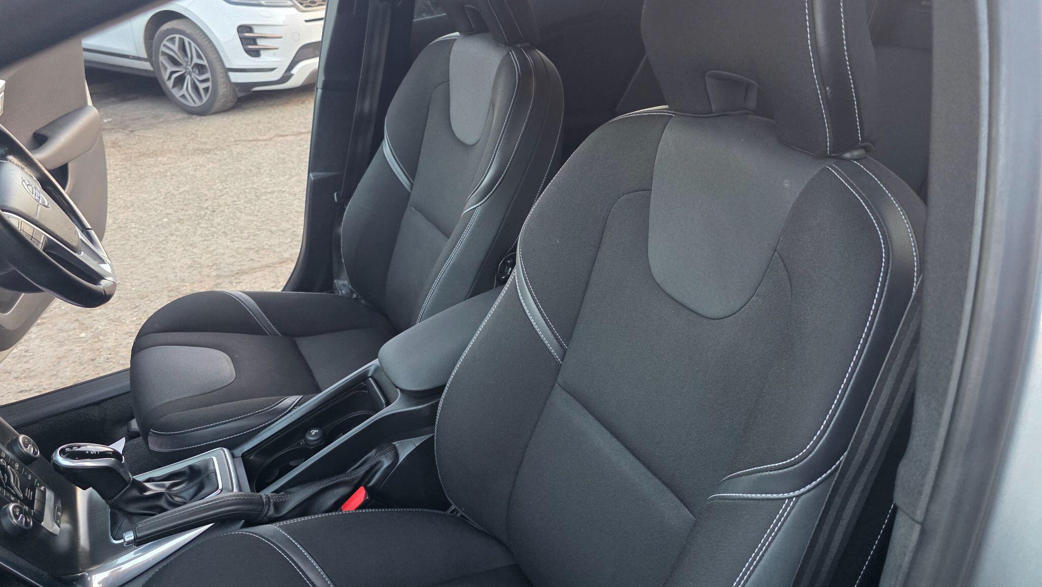 Volvo V40 - Image 26