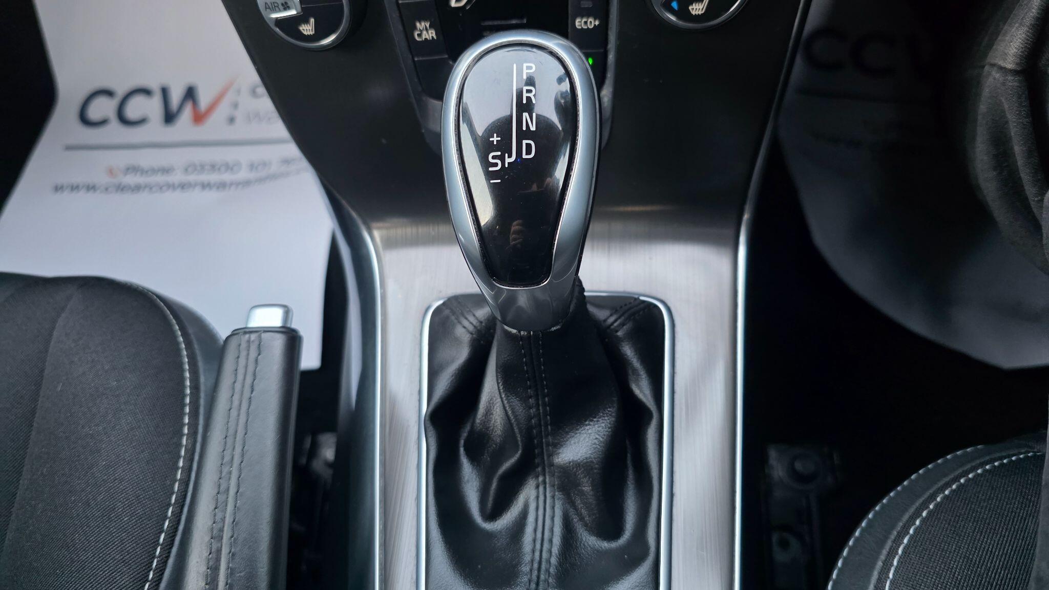 Volvo V40 - Image 32