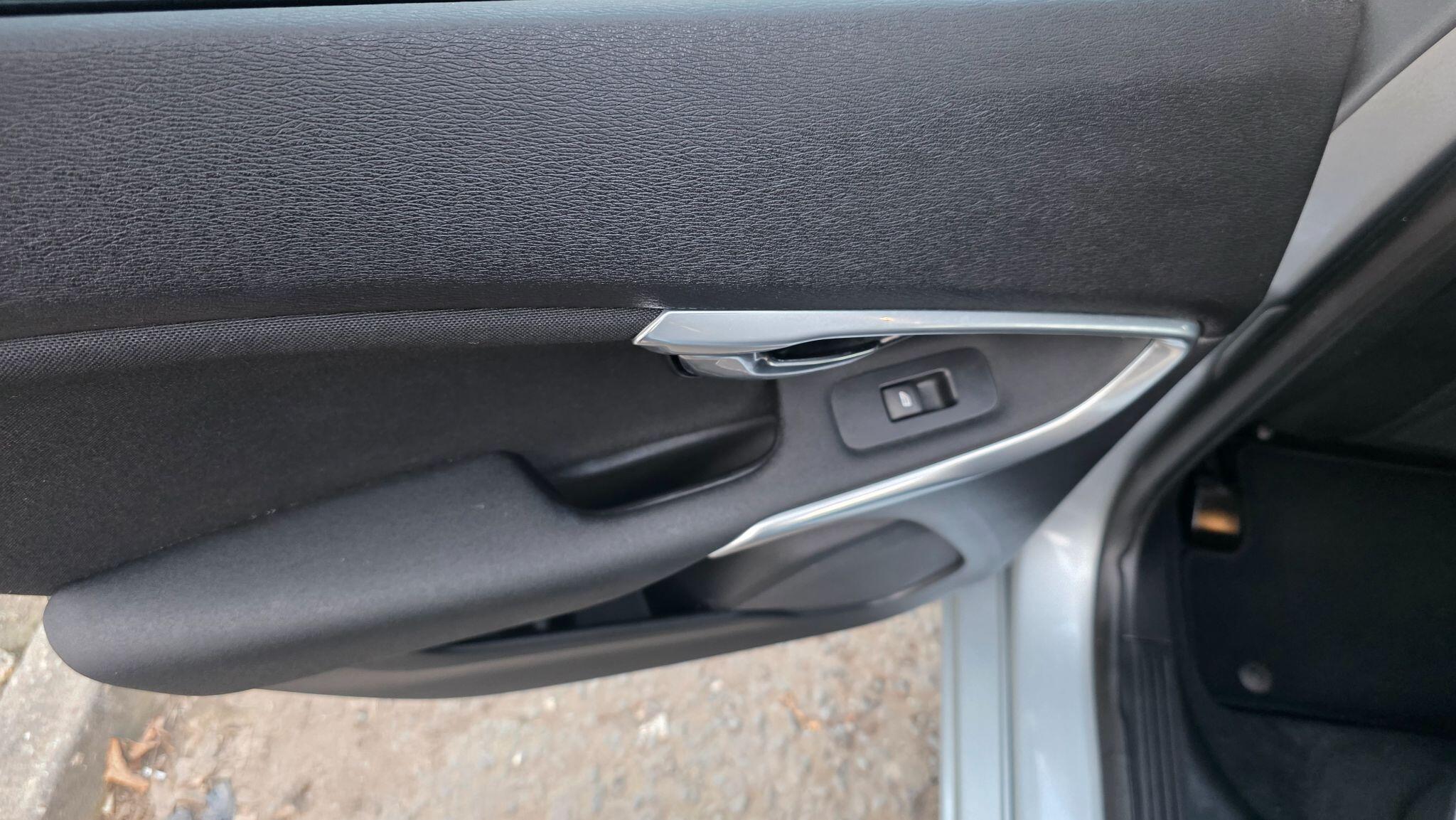 Volvo V40 - Image 37