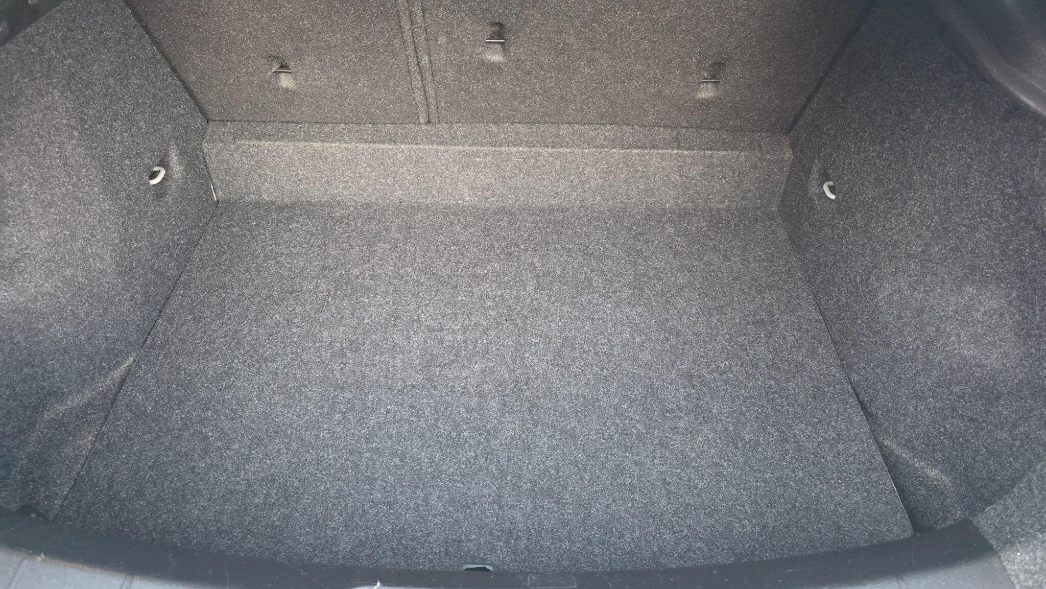 Volvo V40 - Image 42