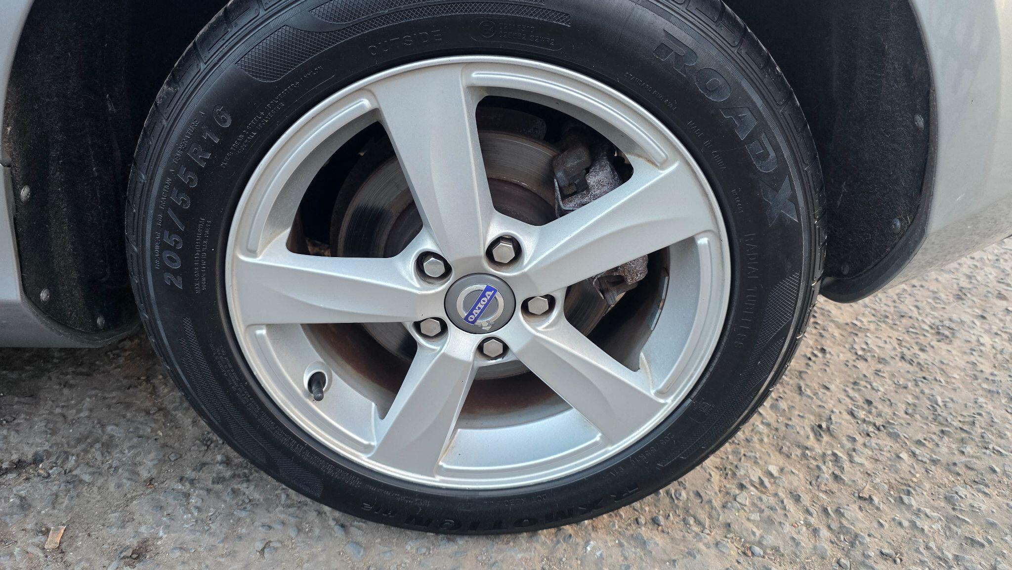 Volvo V40 - Image 43