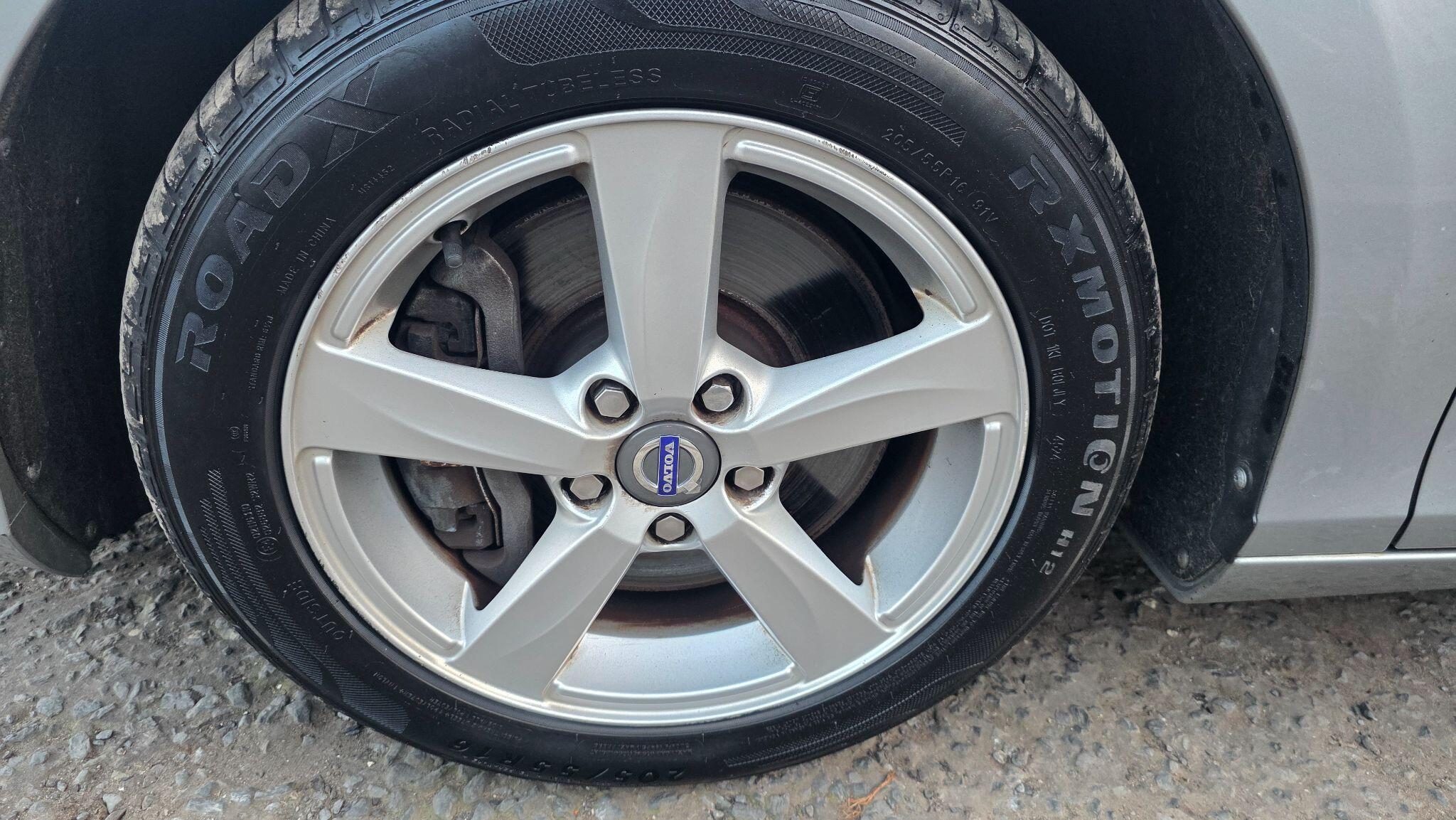 Volvo V40 - Image 44