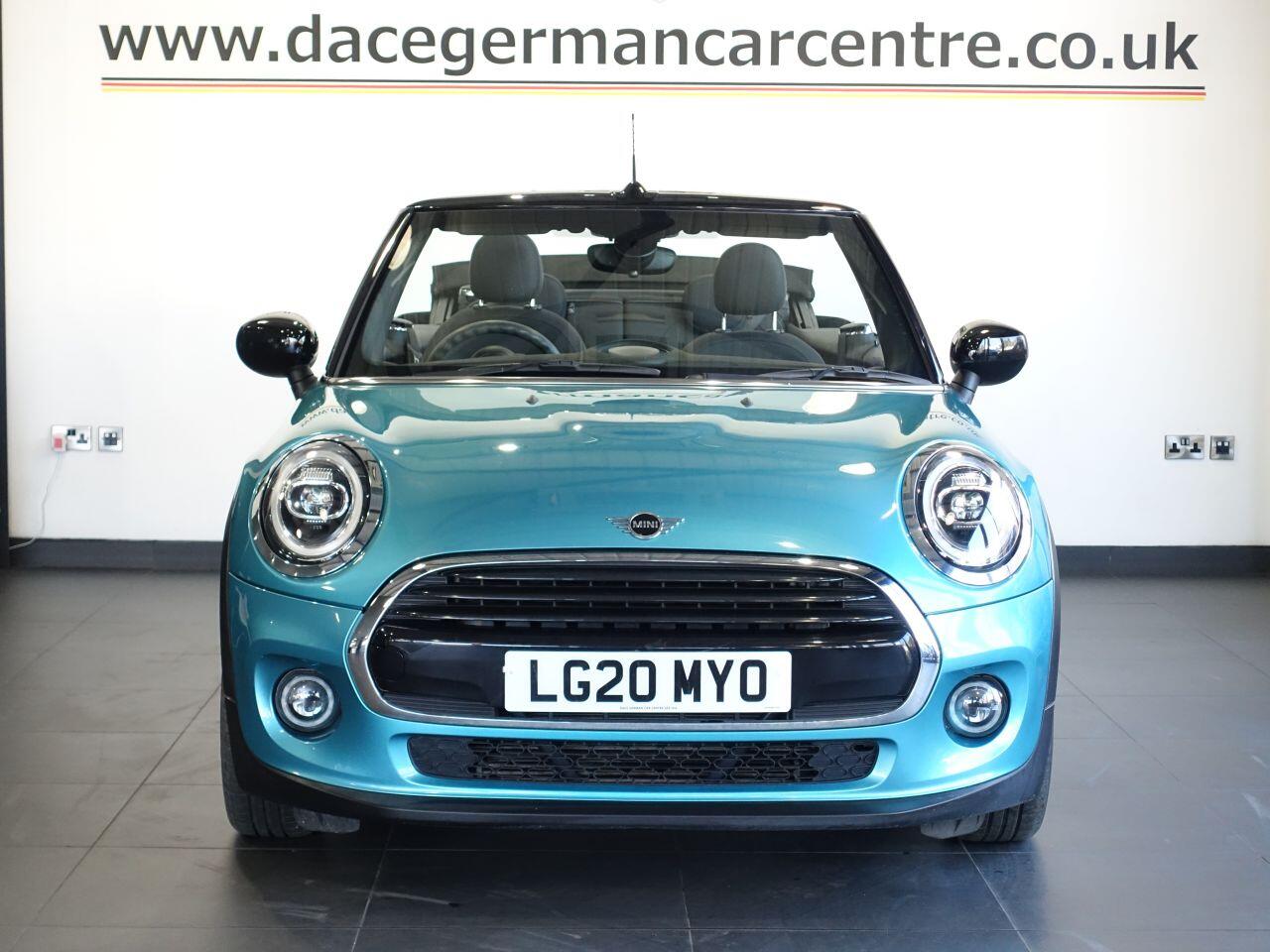 MINI Convertible - Image 4