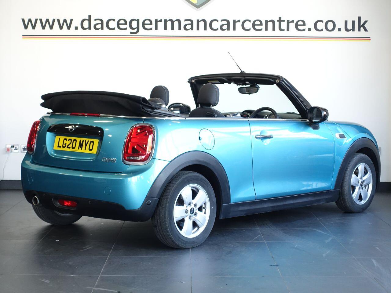 MINI Convertible - Image 10