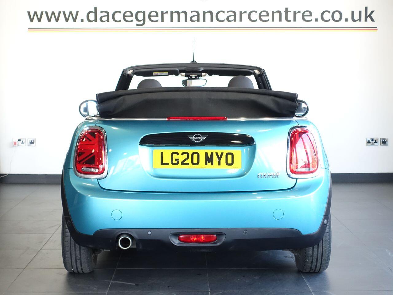 MINI Convertible - Image 12
