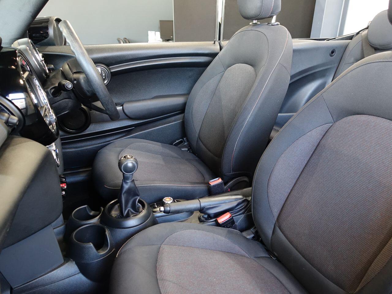 MINI Convertible - Image 19