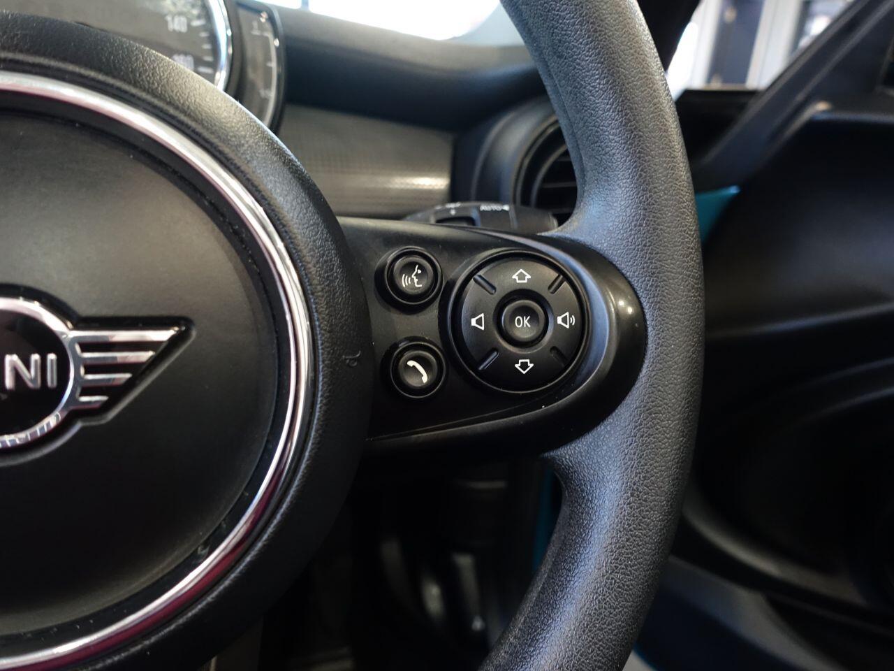 MINI Convertible - Image 24