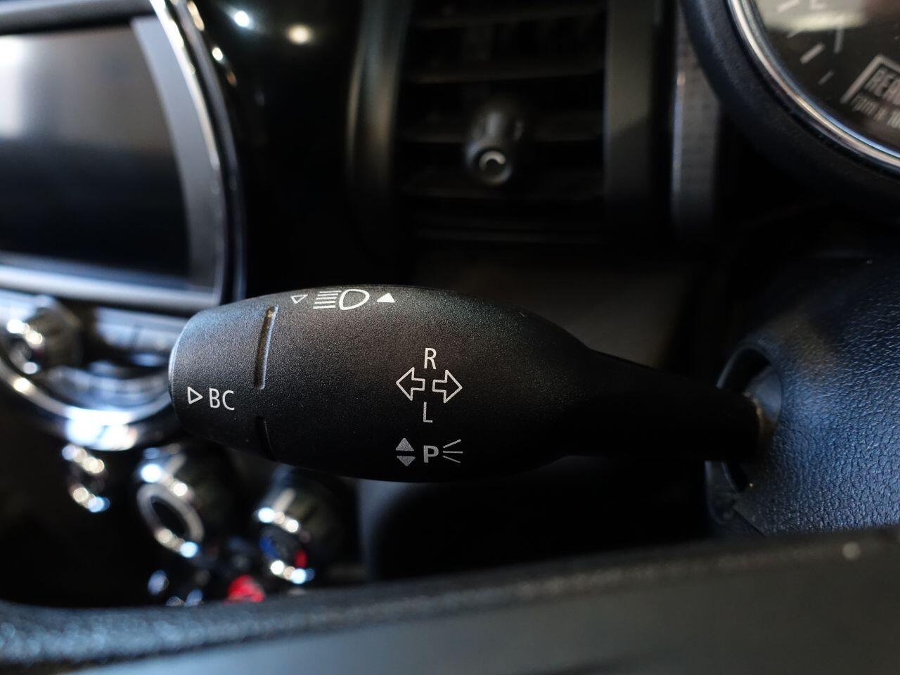 MINI Convertible - Image 25