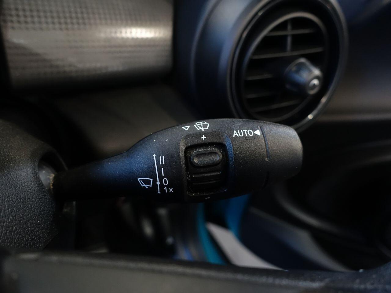 MINI Convertible - Image 26