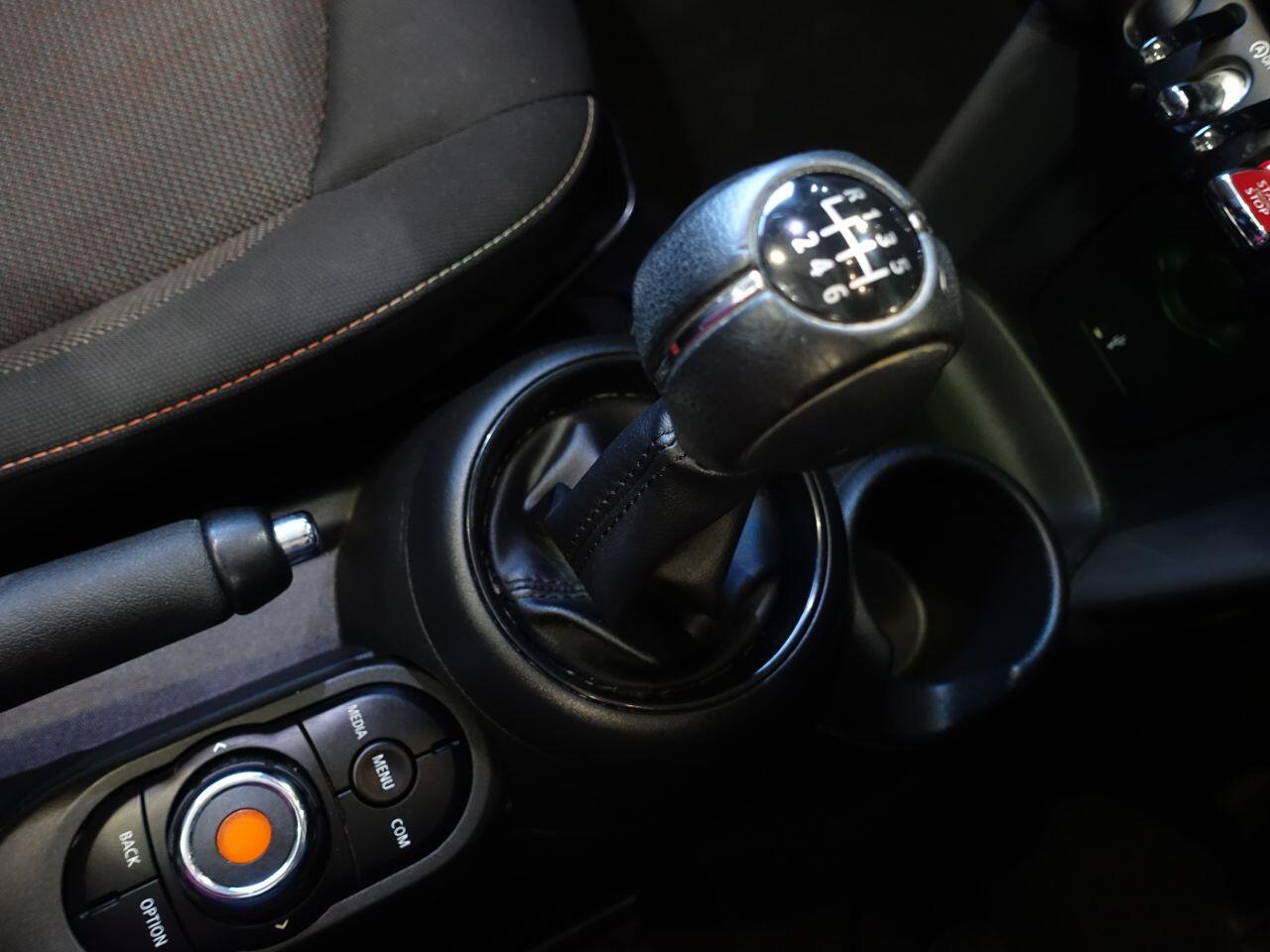 MINI Convertible - Image 28