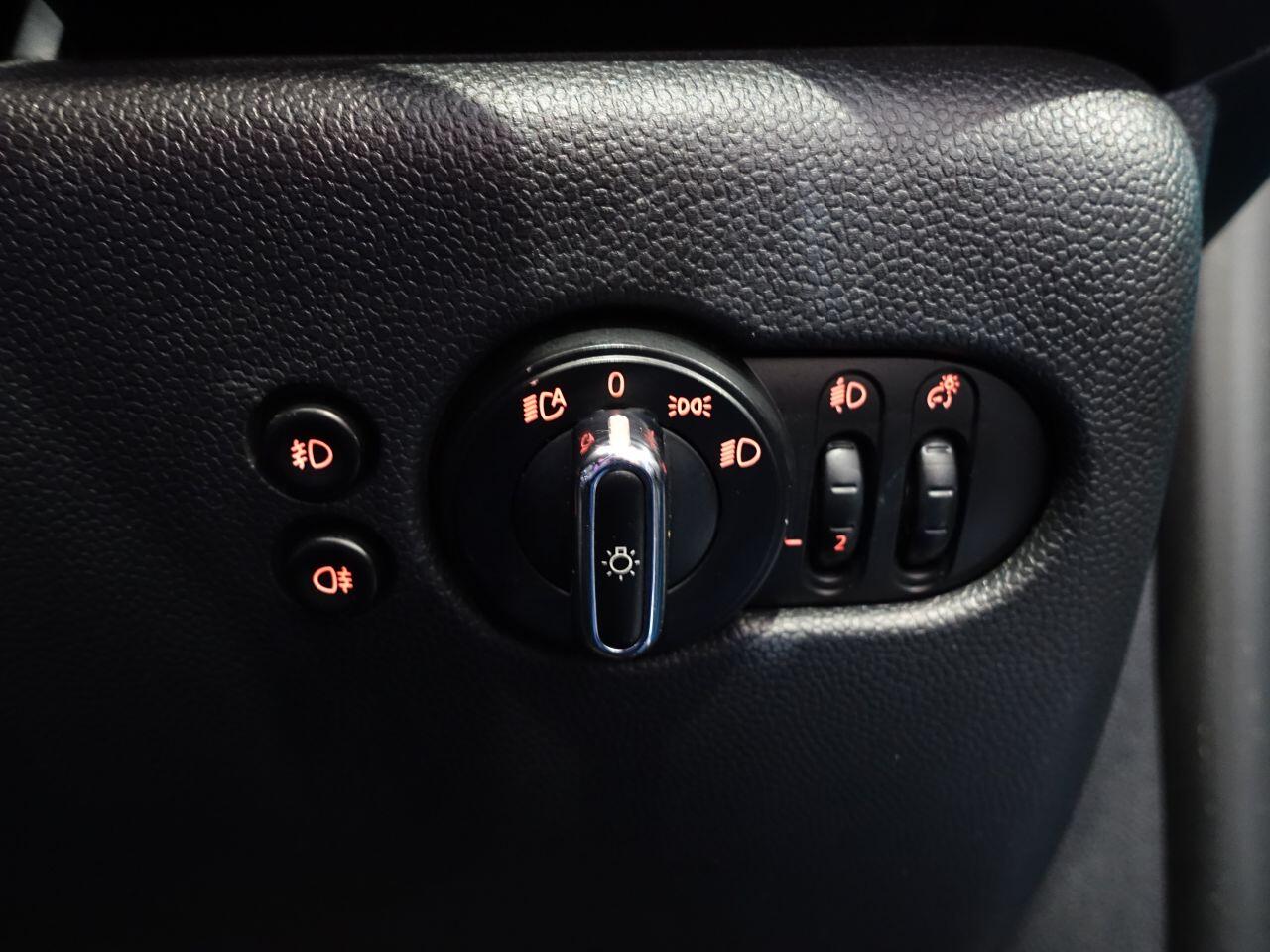 MINI Convertible - Image 29