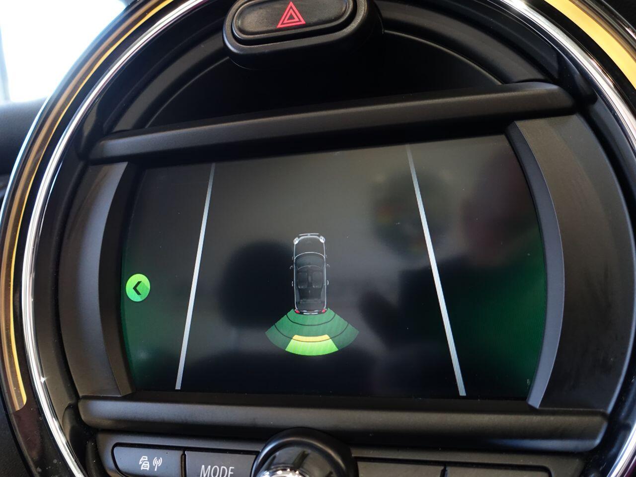 MINI Convertible - Image 30